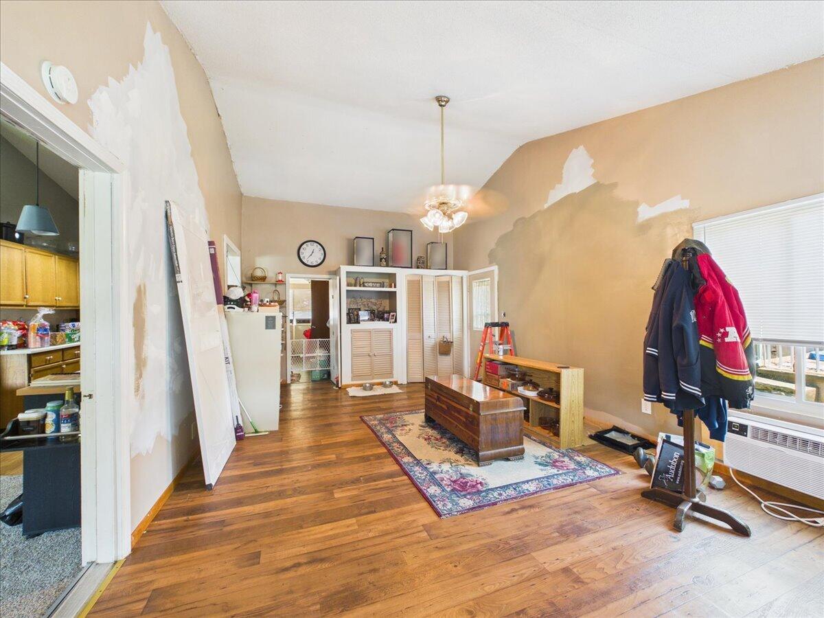 29159 Lakeside Avenue Property Photo 6