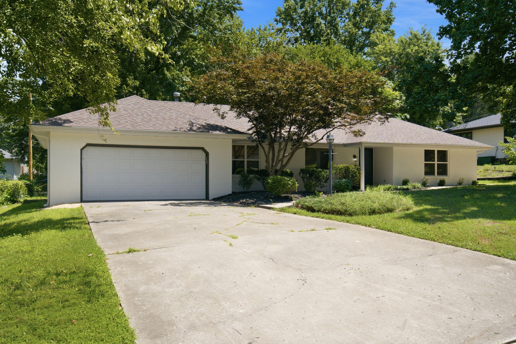1524 South Charing Avenue Property Photo 3
