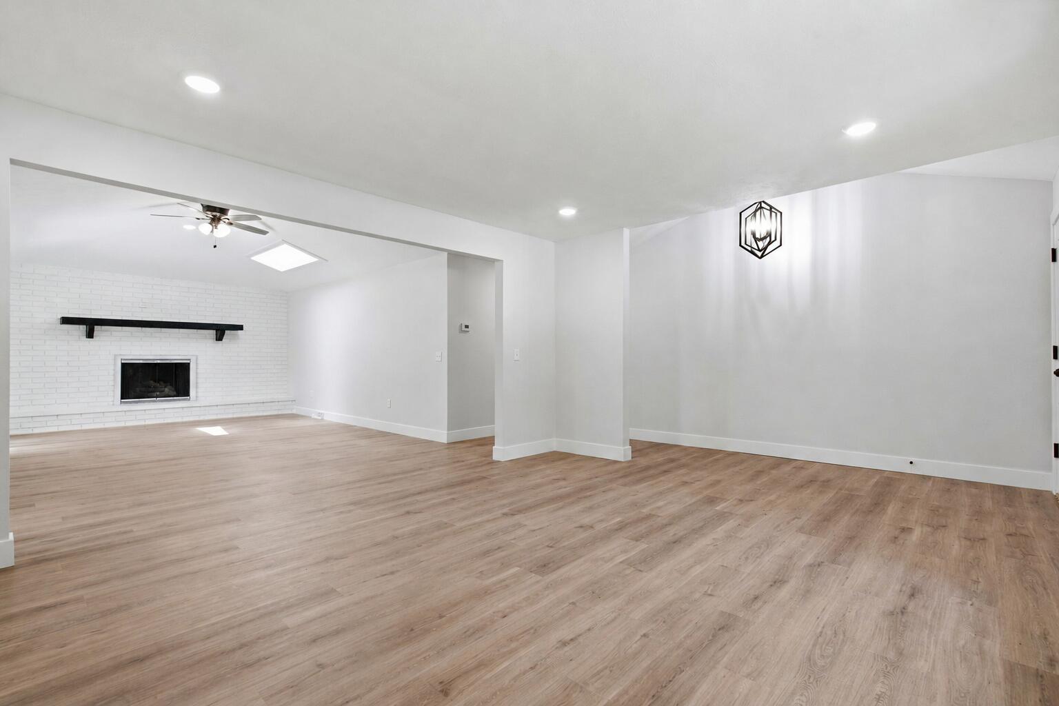 1524 South Charing Avenue Property Photo 4