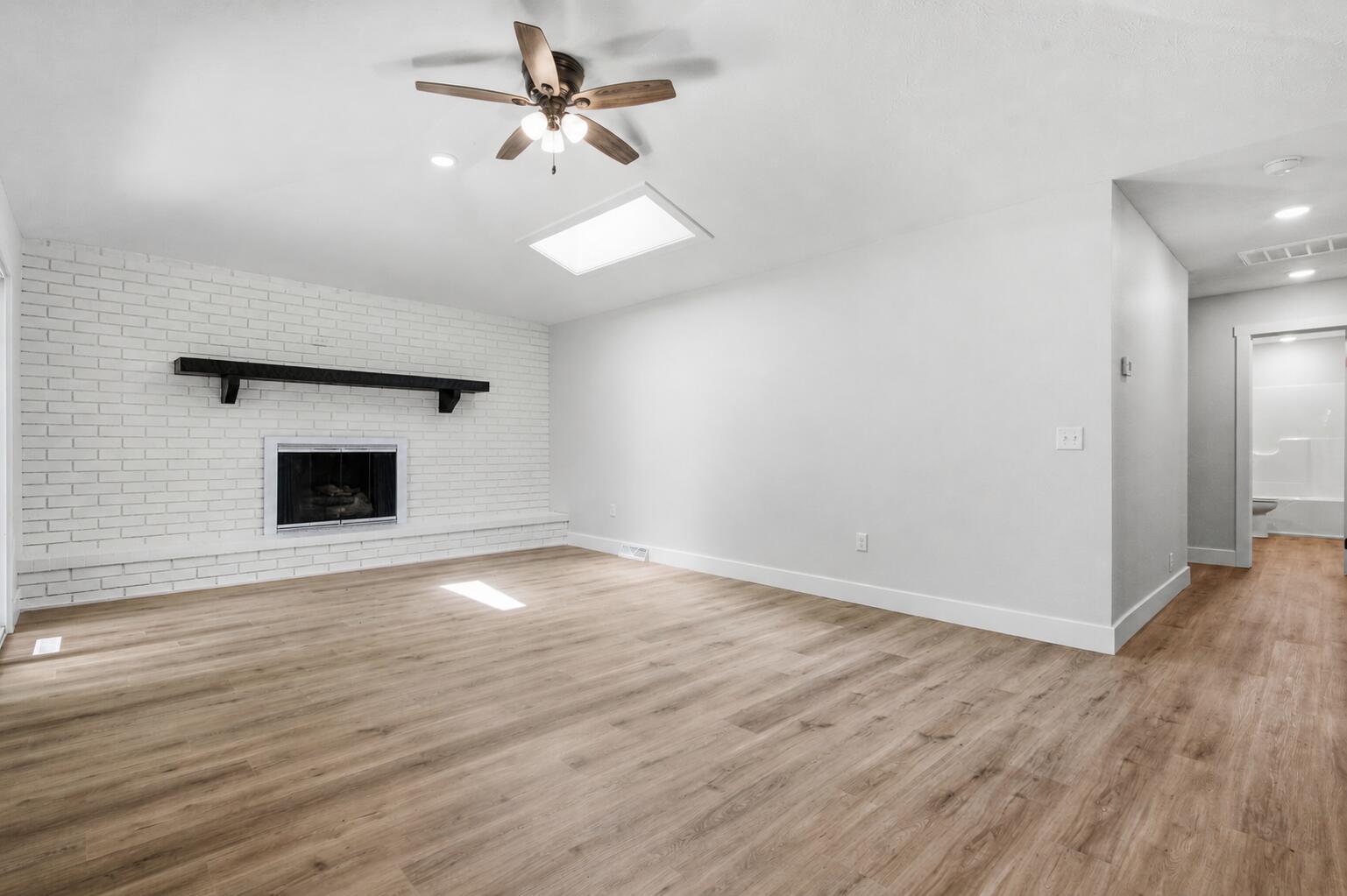 1524 South Charing Avenue Property Photo 6