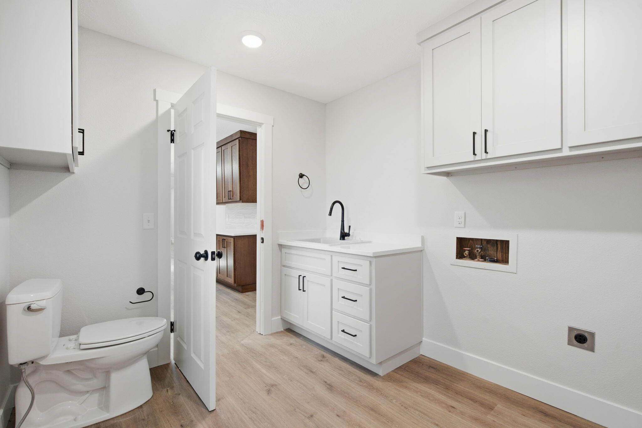 1524 South Charing Avenue Property Photo 17