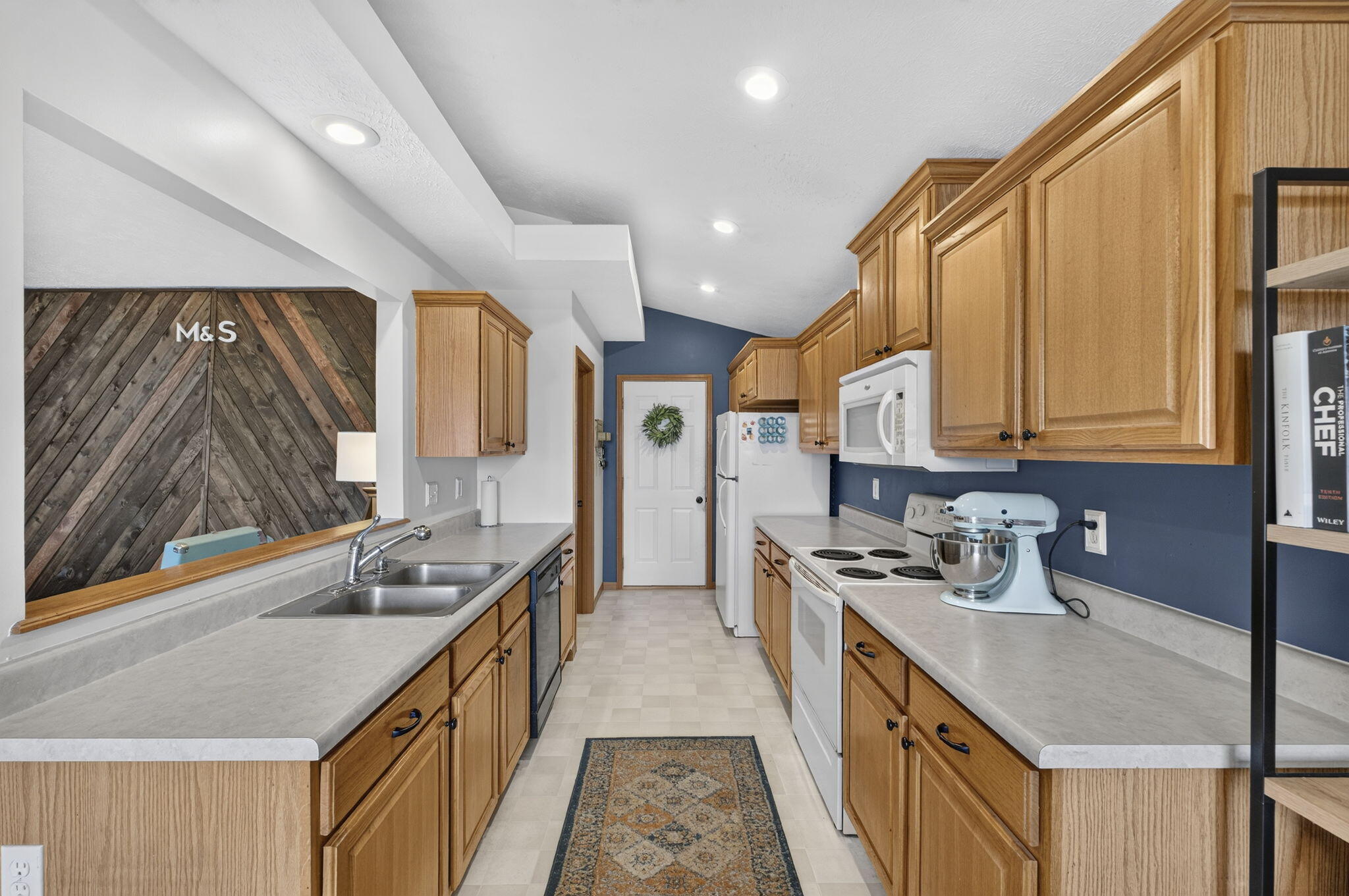 1589 East Redrex Street Property Photo 6