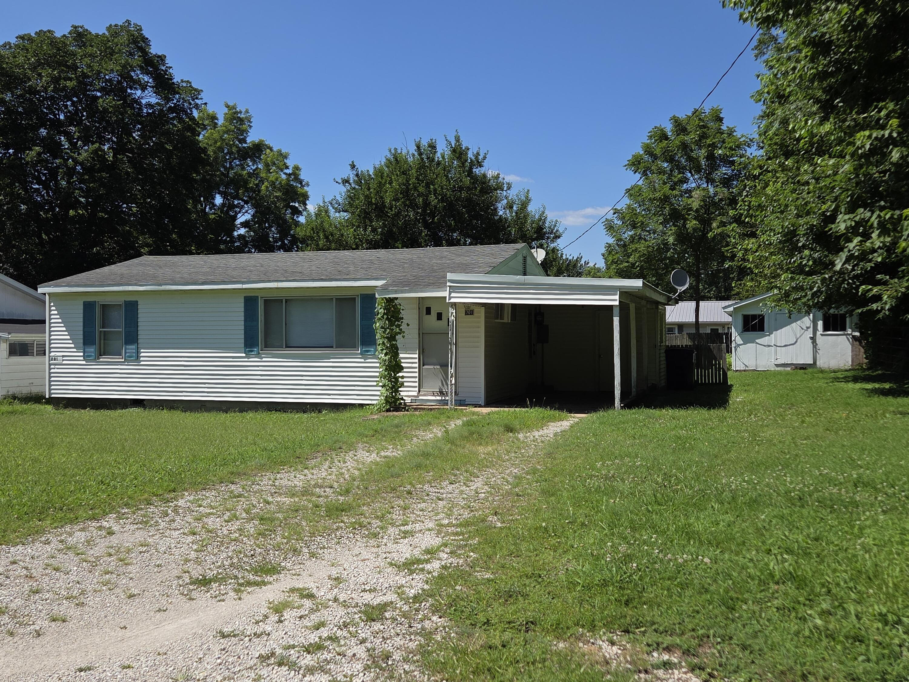 701 Hooker Drive Property Photo 1