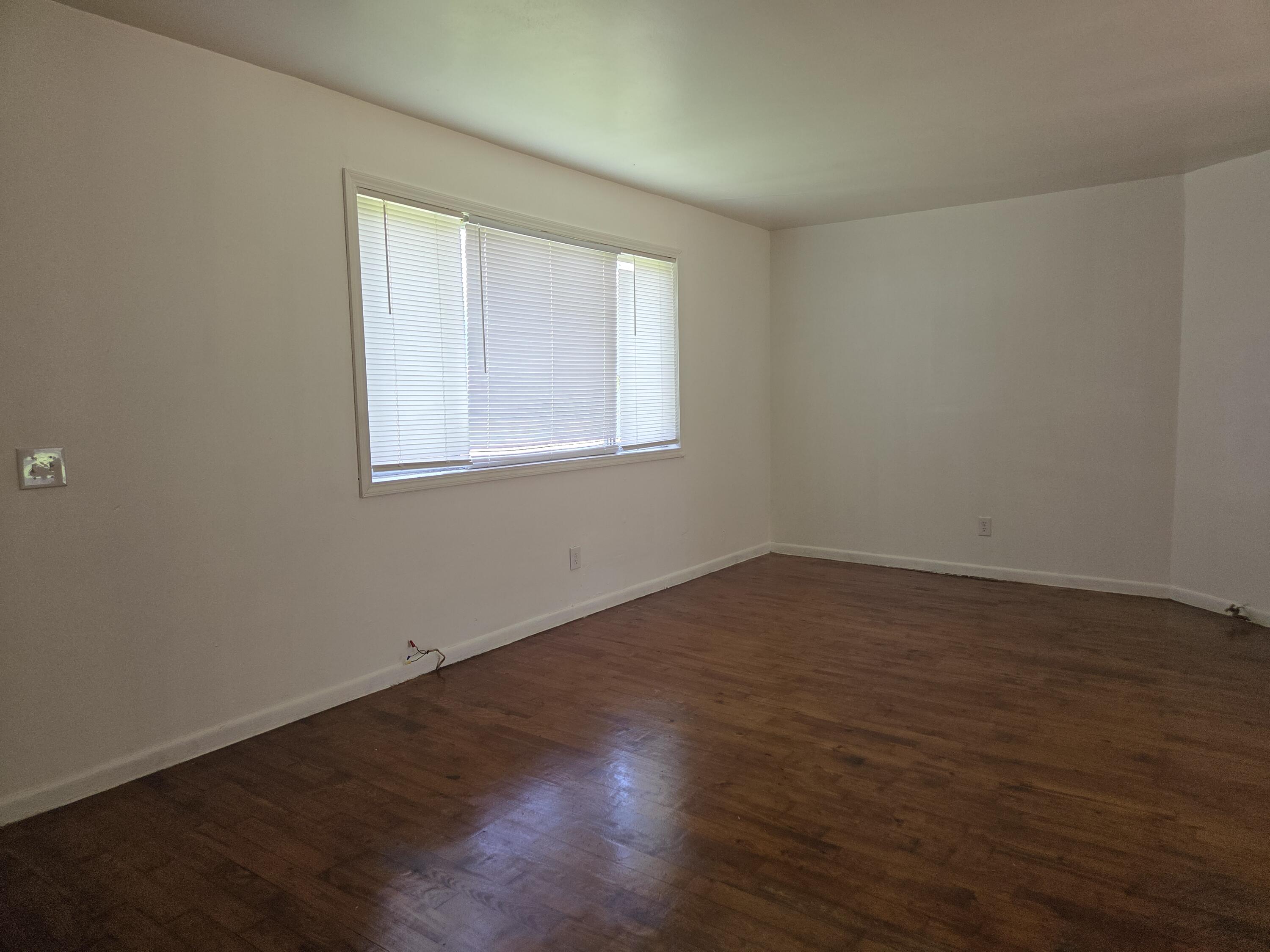 701 Hooker Drive Property Photo 3