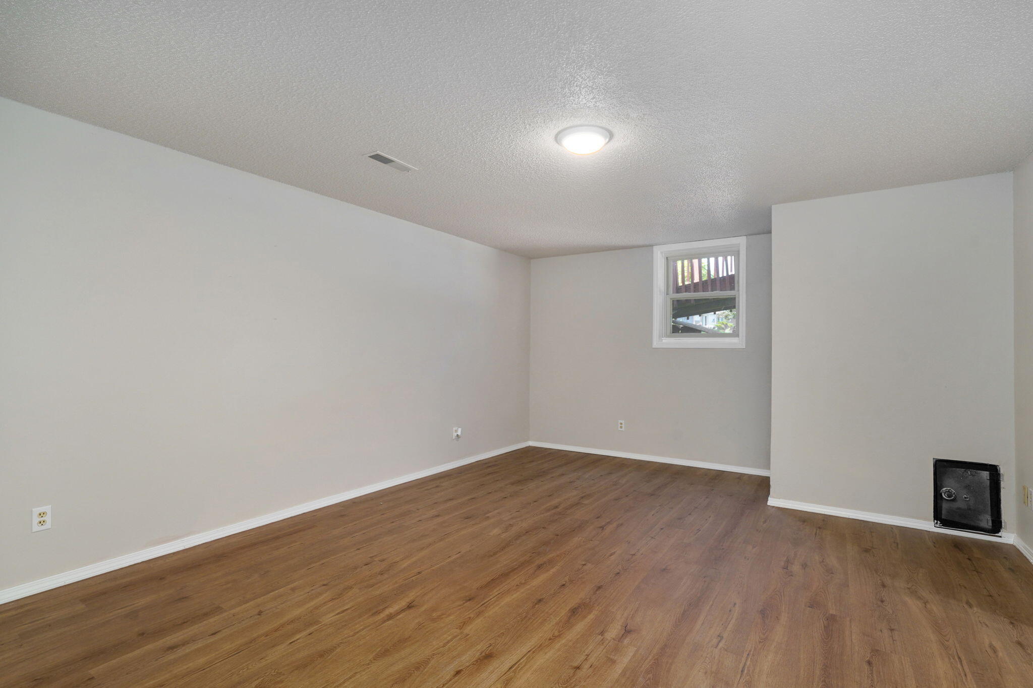 523 East Camino Street Property Photo 23
