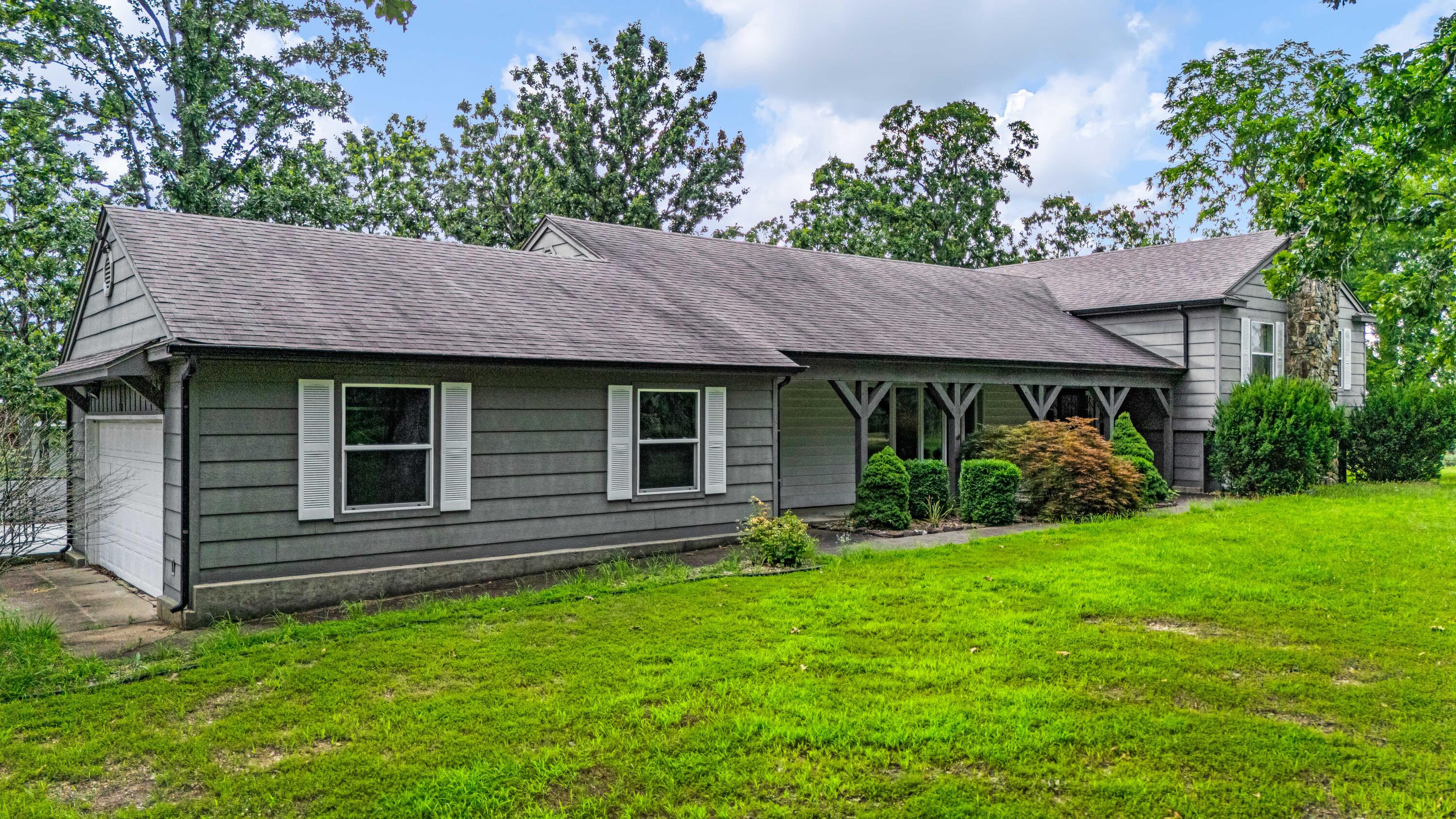2502 County Road 6380 Property Photo 3