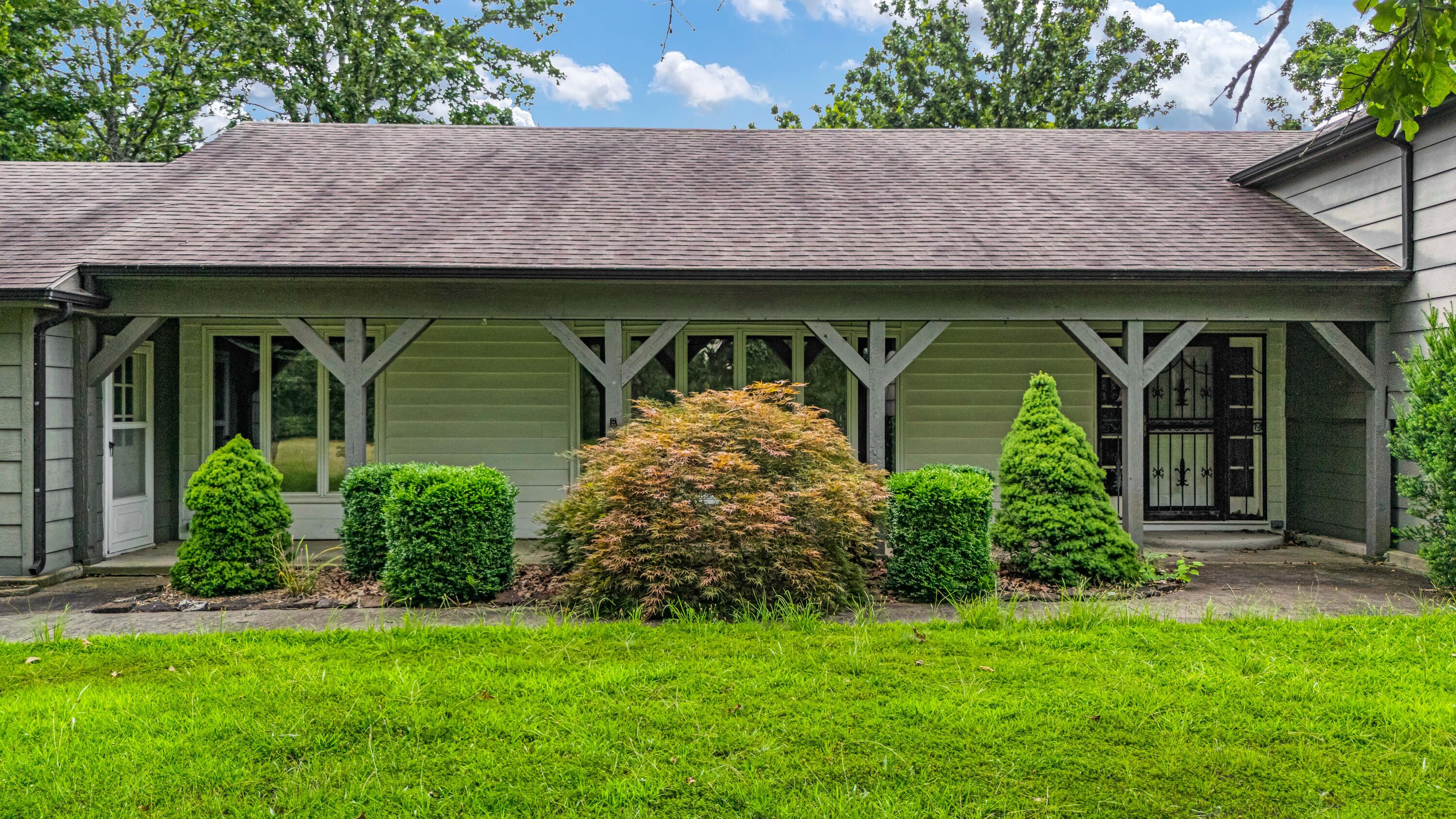 2502 County Road 6380 Property Photo 4