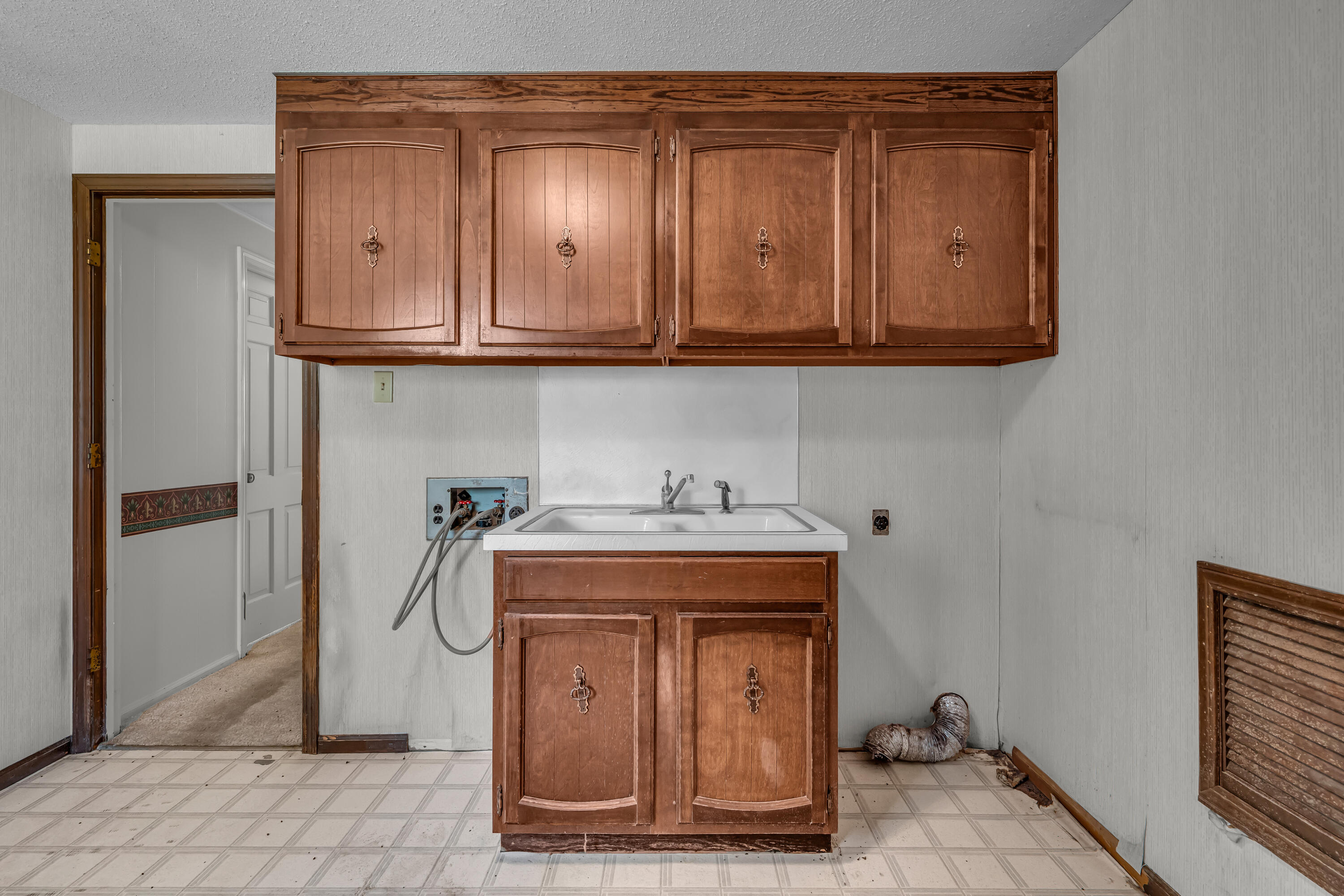 2502 County Road 6380 Property Photo 48