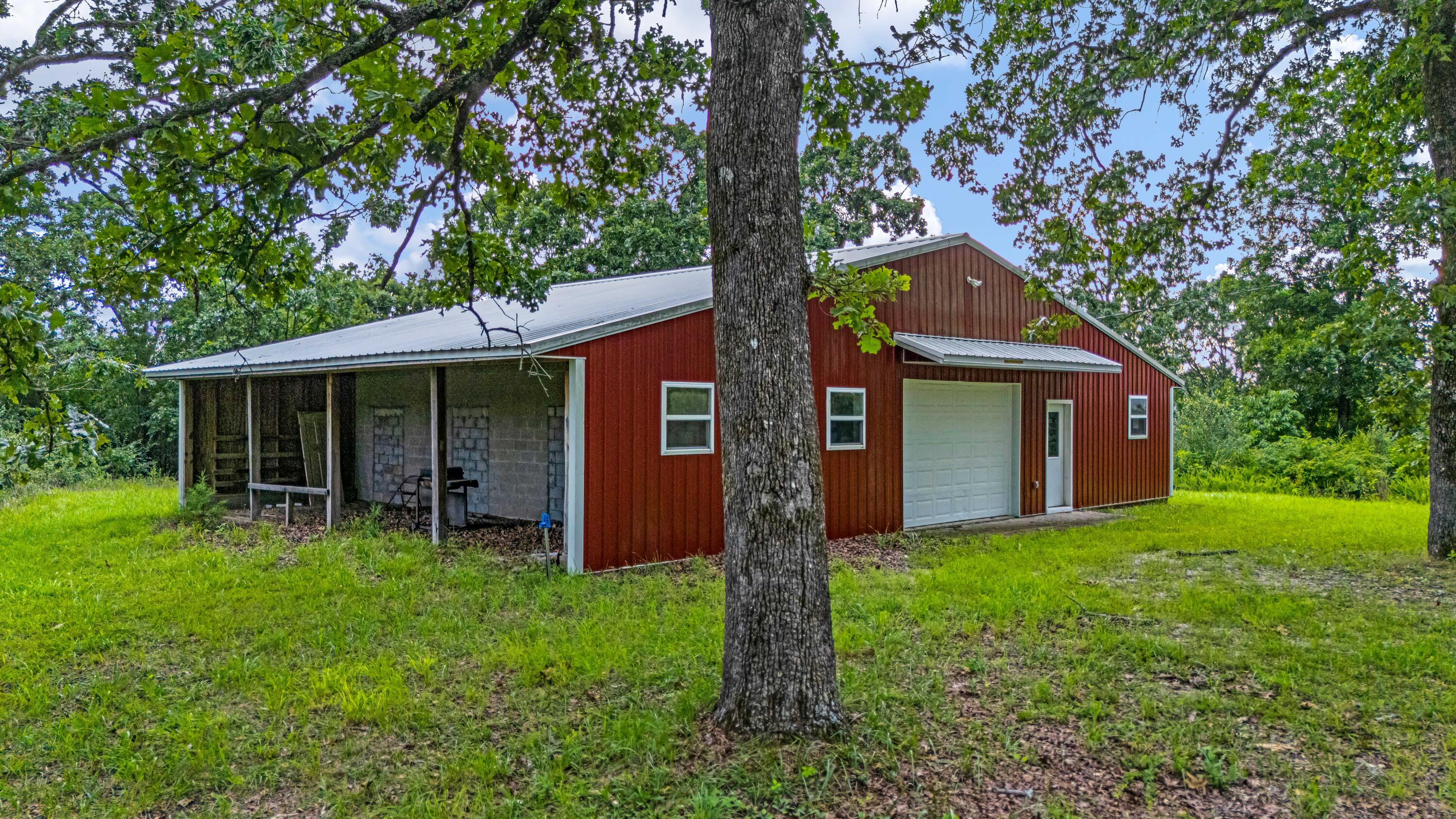 2502 County Road 6380 Property Photo 69