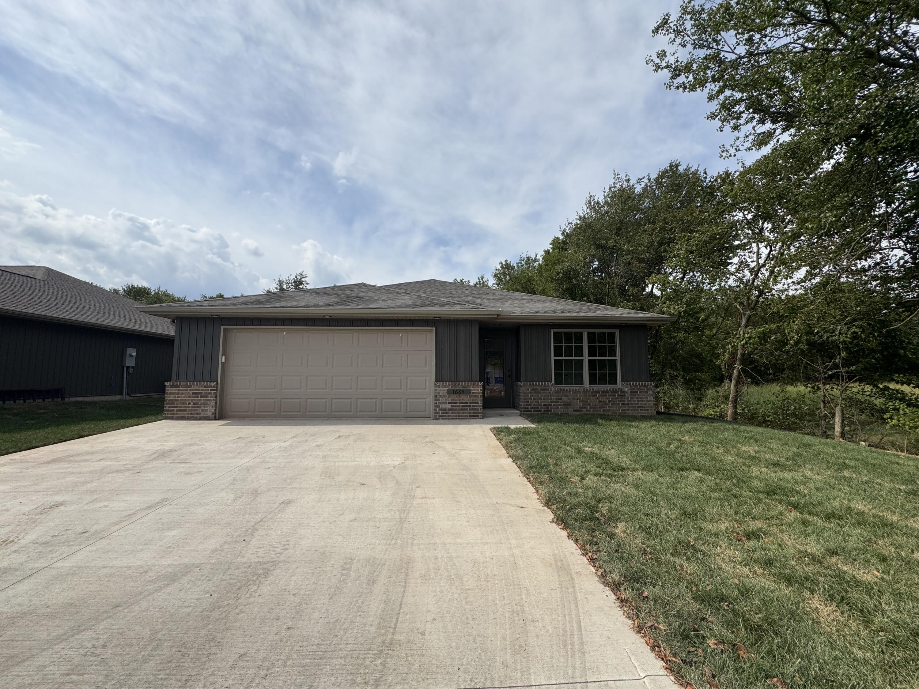 1684 Ridgemont Avenue Property Photo 1