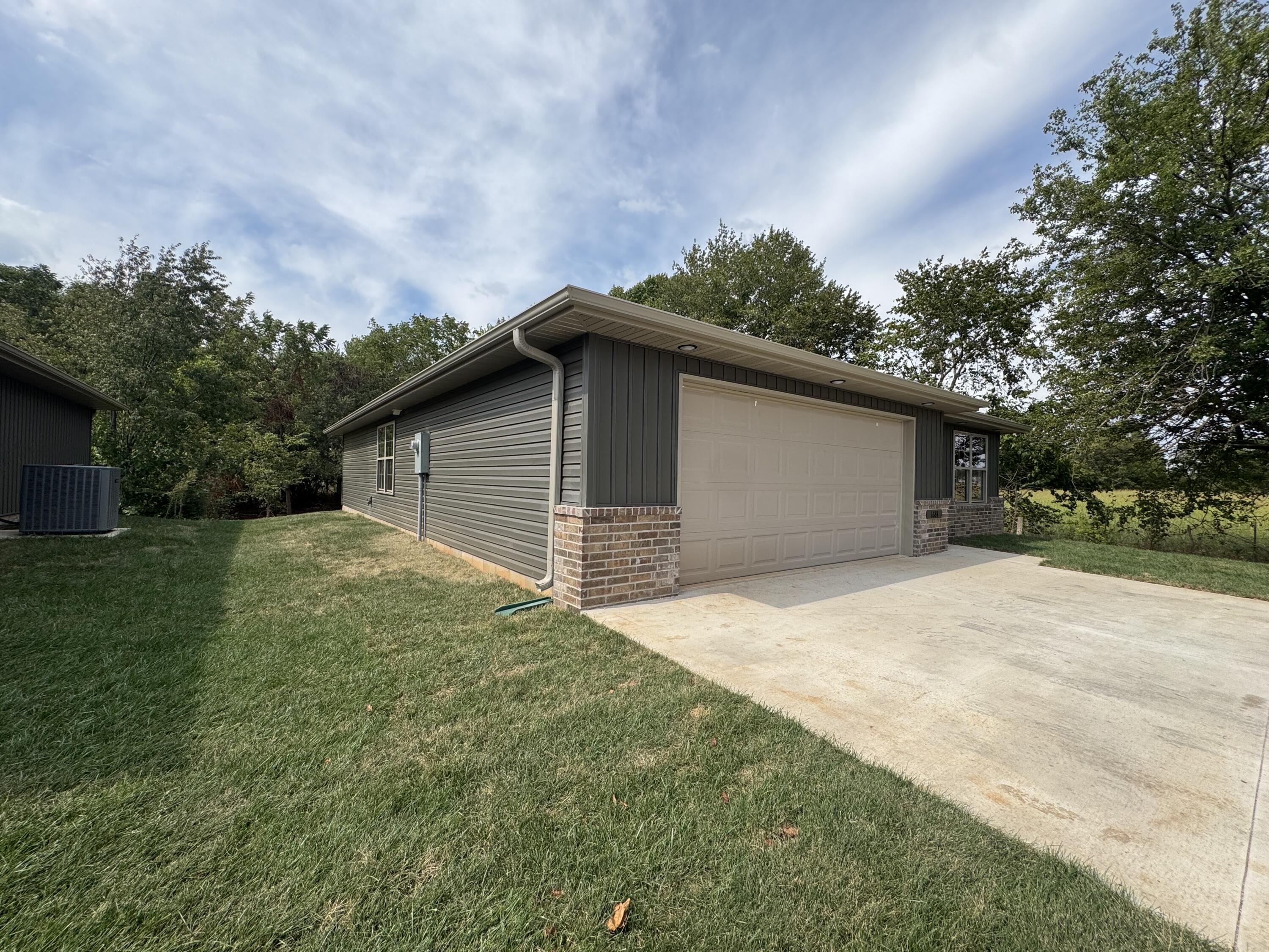 1684 Ridgemont Avenue Property Photo 9