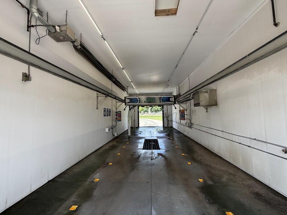 1100 East Broadway Property Photo 16