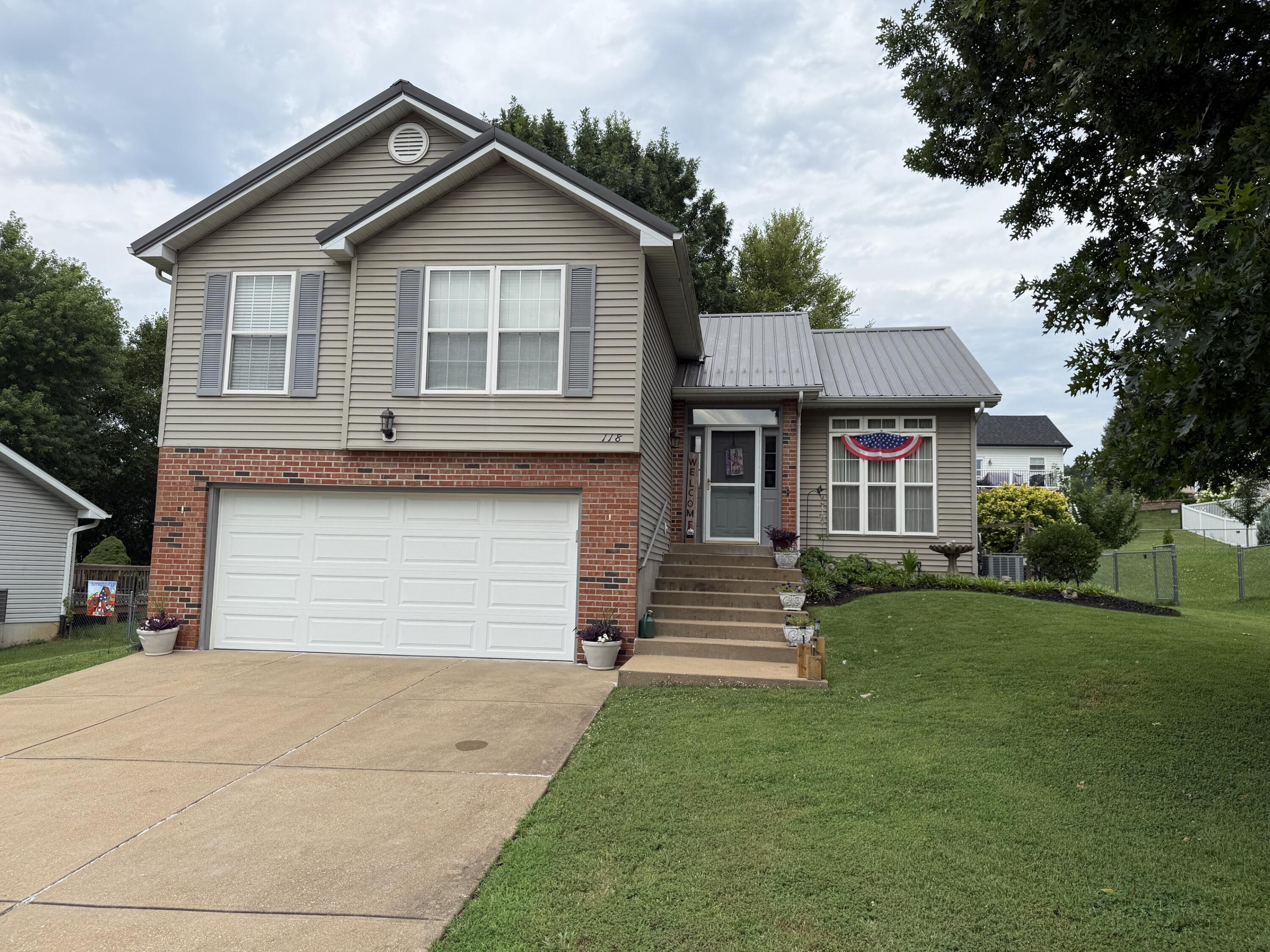 118 Williamsburg Drive Property Photo 1