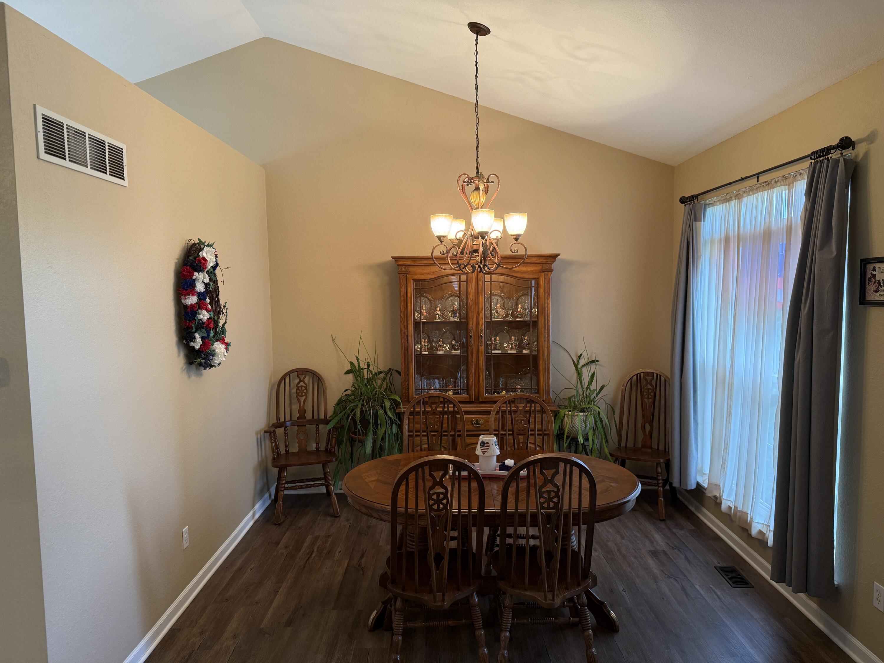 118 Williamsburg Drive Property Photo 9