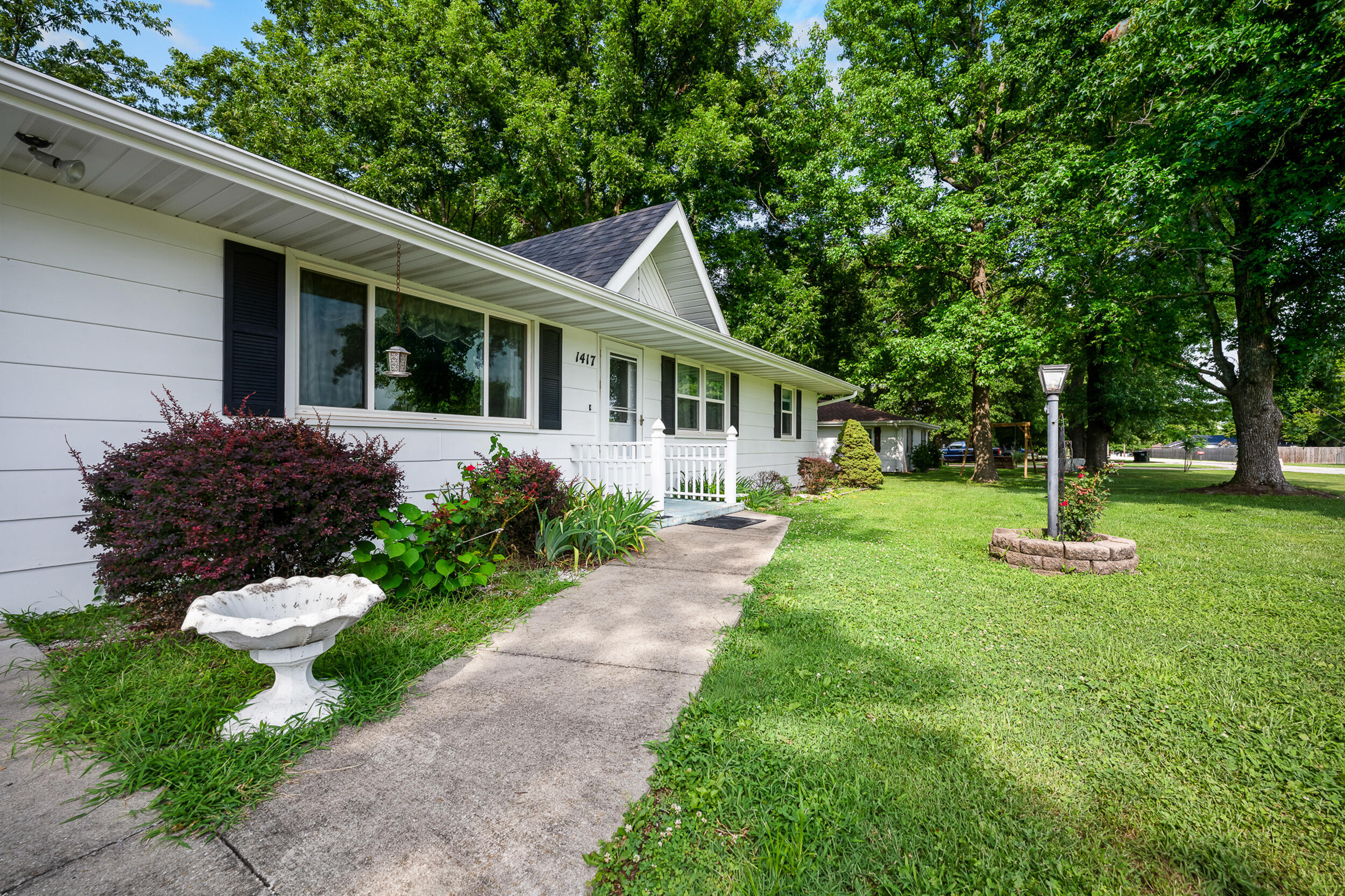 1417 West Locust Street Property Photo 3