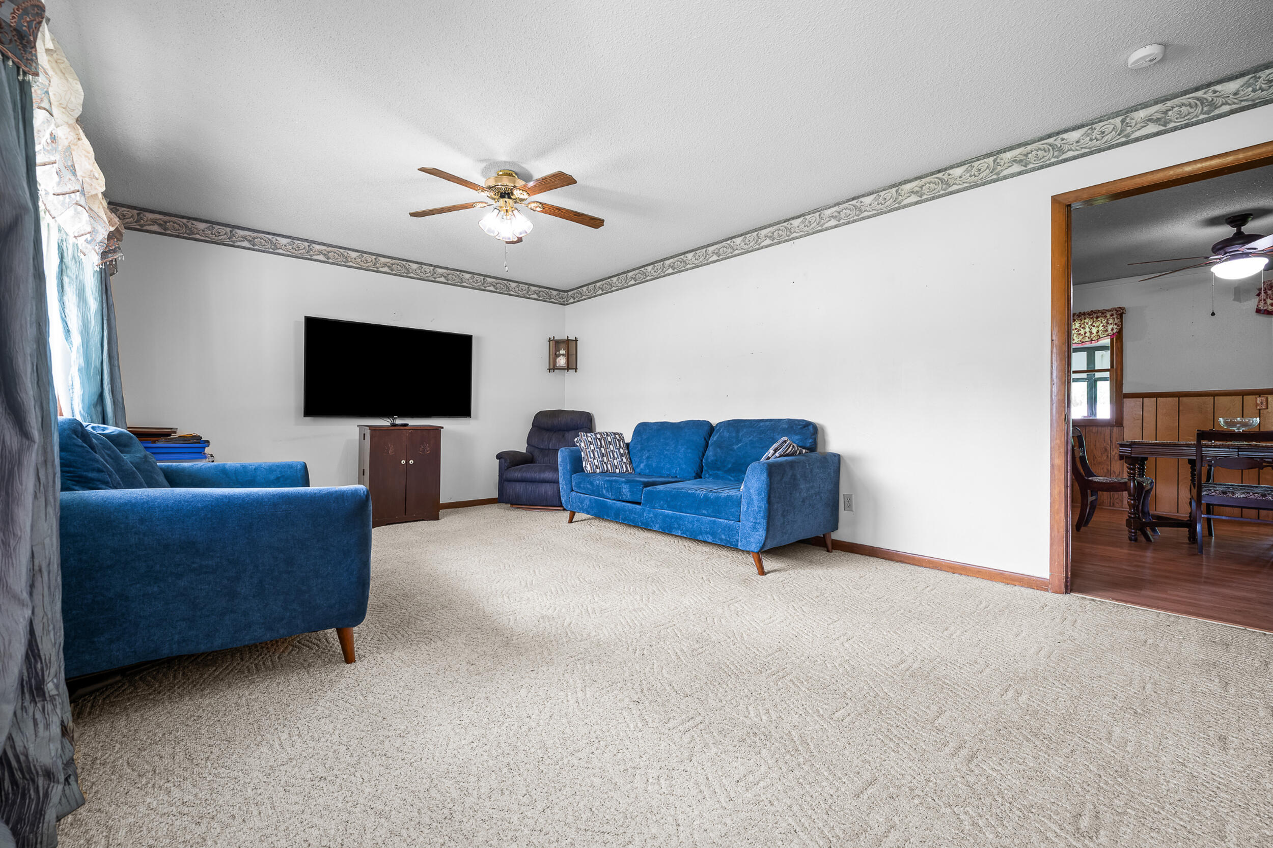 1417 West Locust Street Property Photo 5
