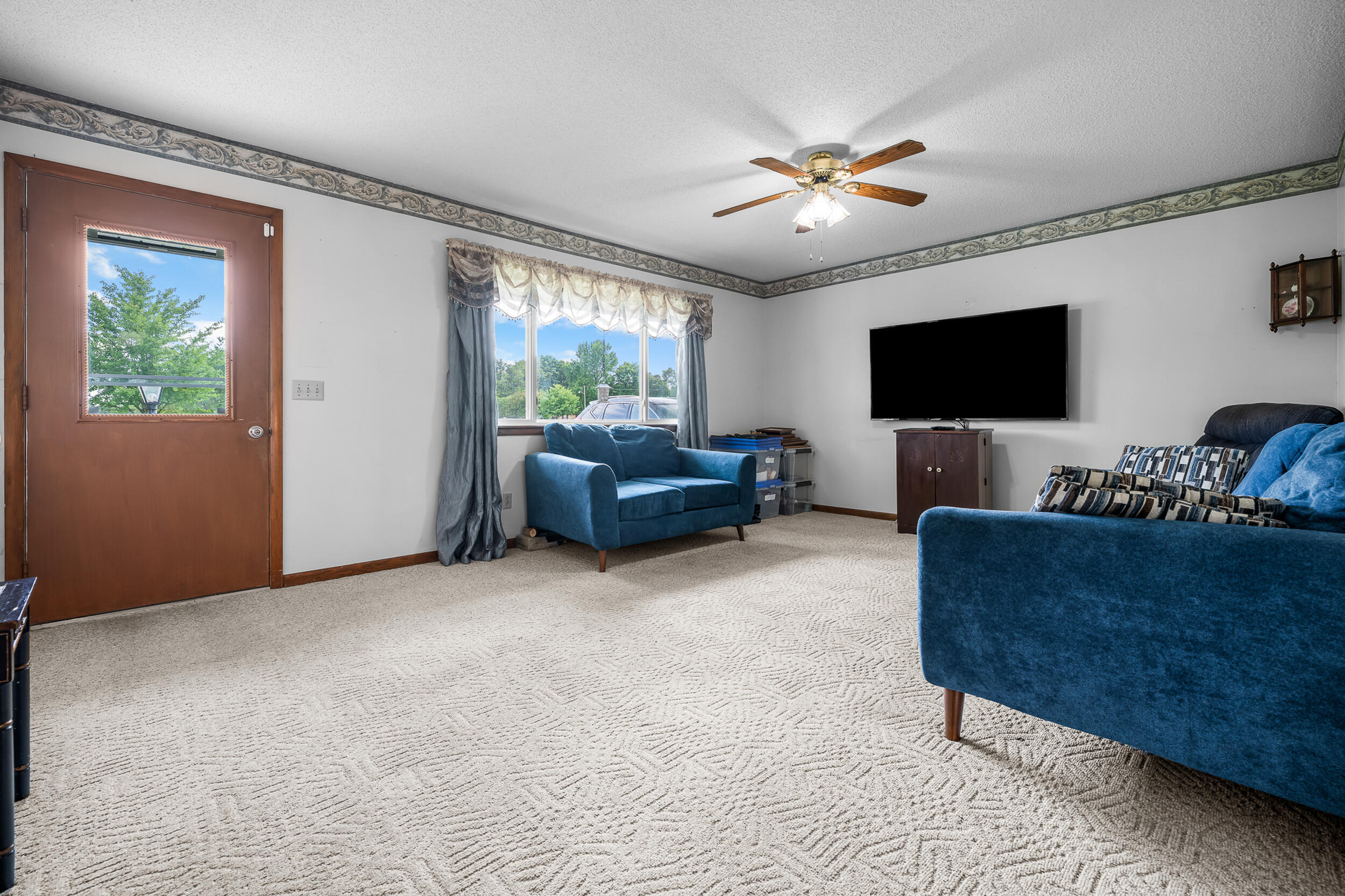 1417 West Locust Street Property Photo 6