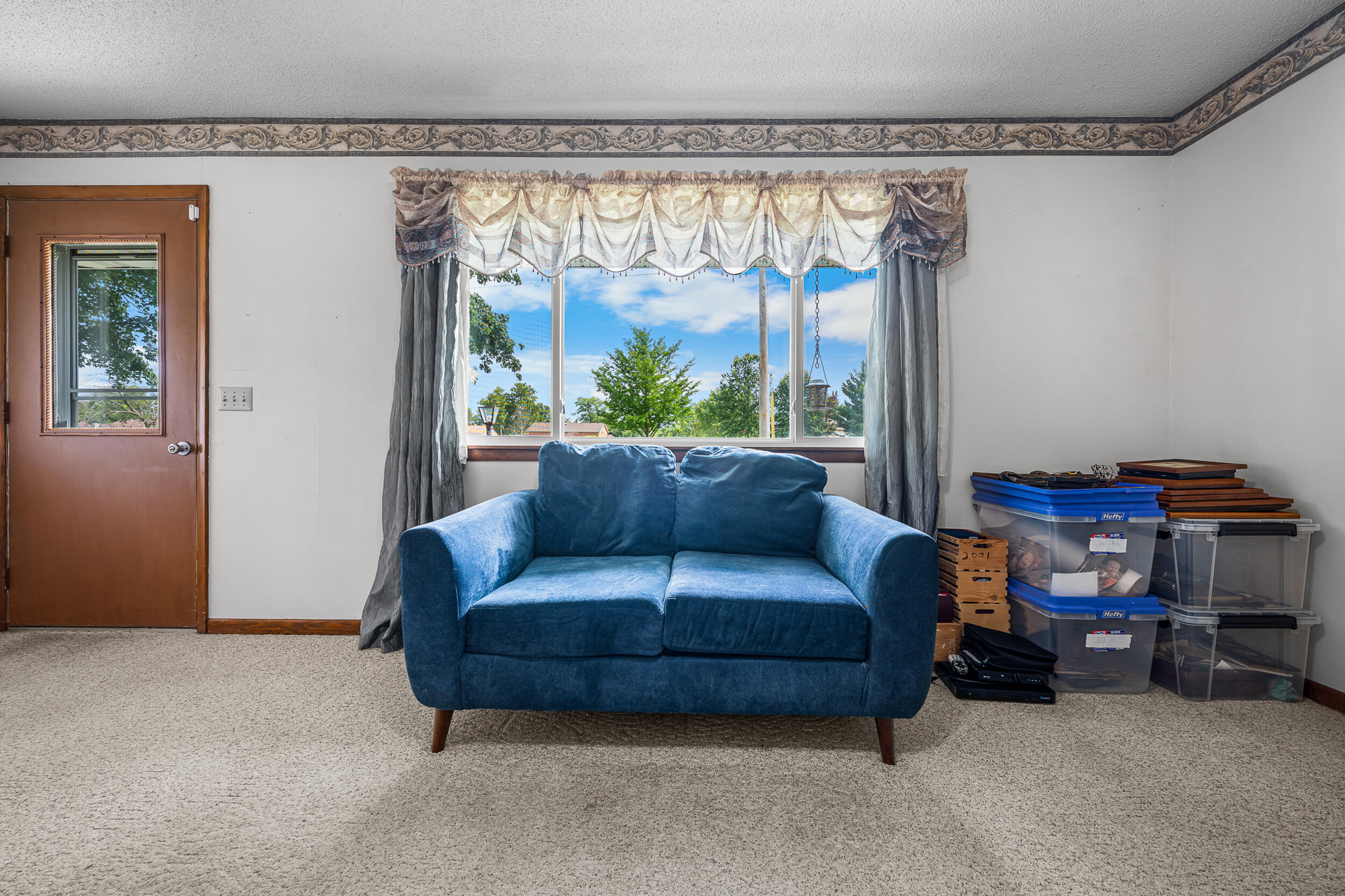 1417 West Locust Street Property Photo 8