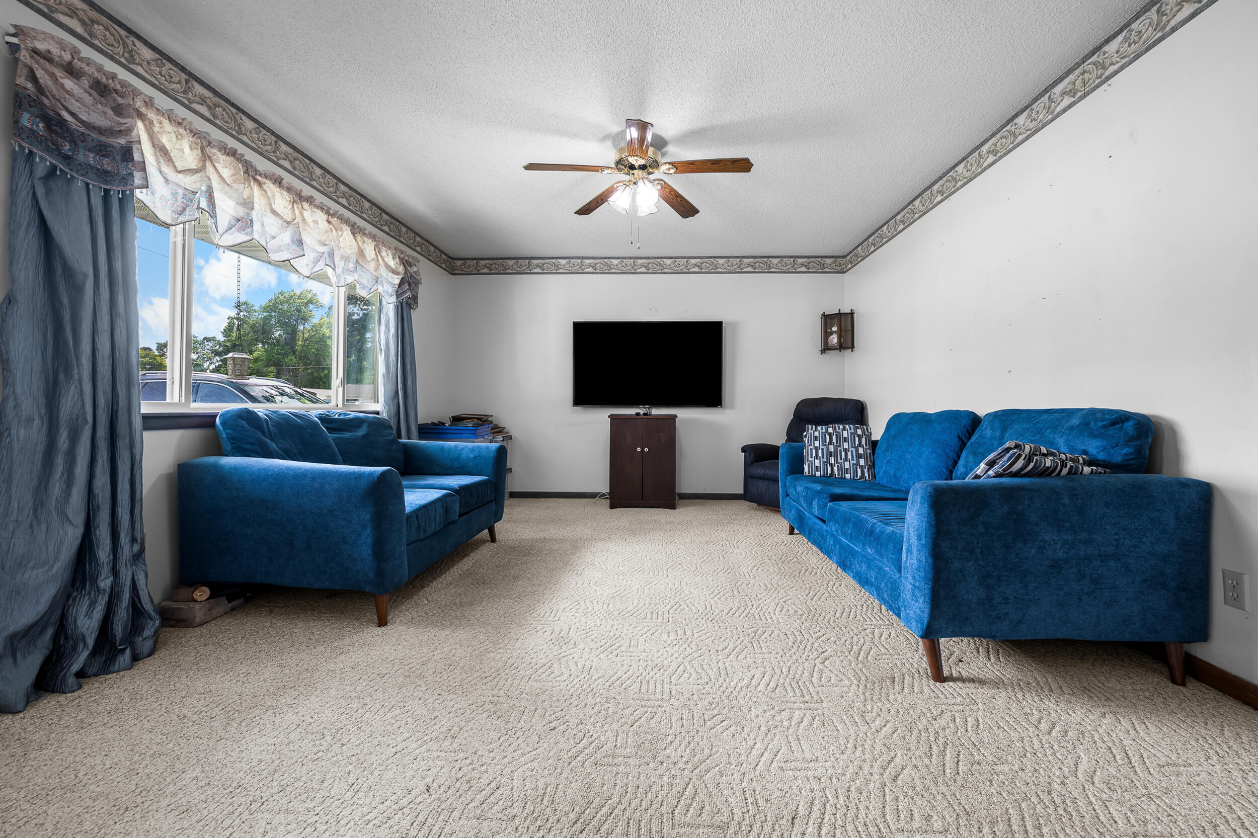 1417 West Locust Street Property Photo 9