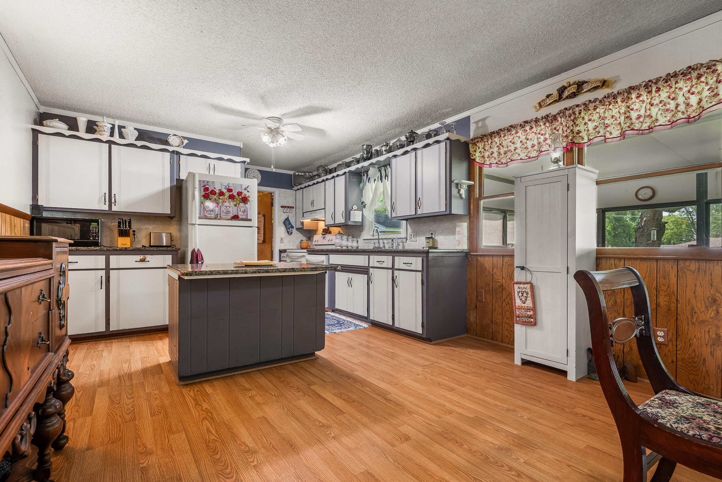 1417 West Locust Street Property Photo 17