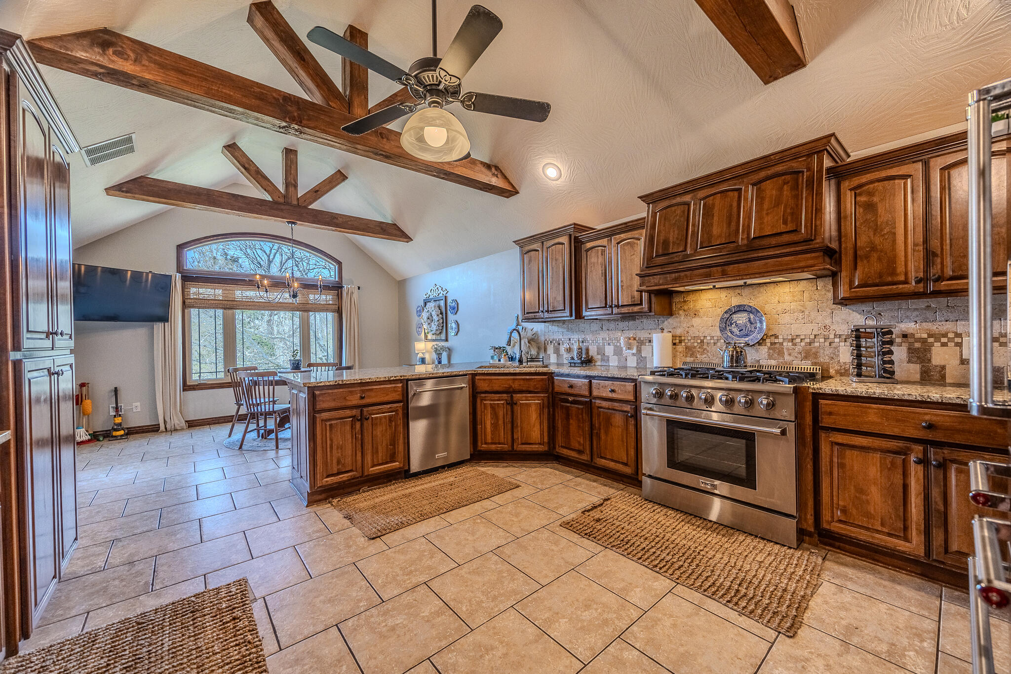 959 Cobblestone Court Property Photo 33