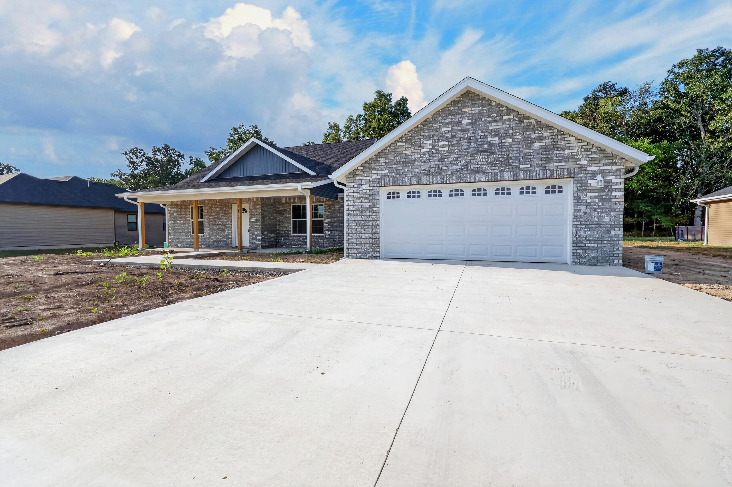1100 Daytona Drive Property Photo 2