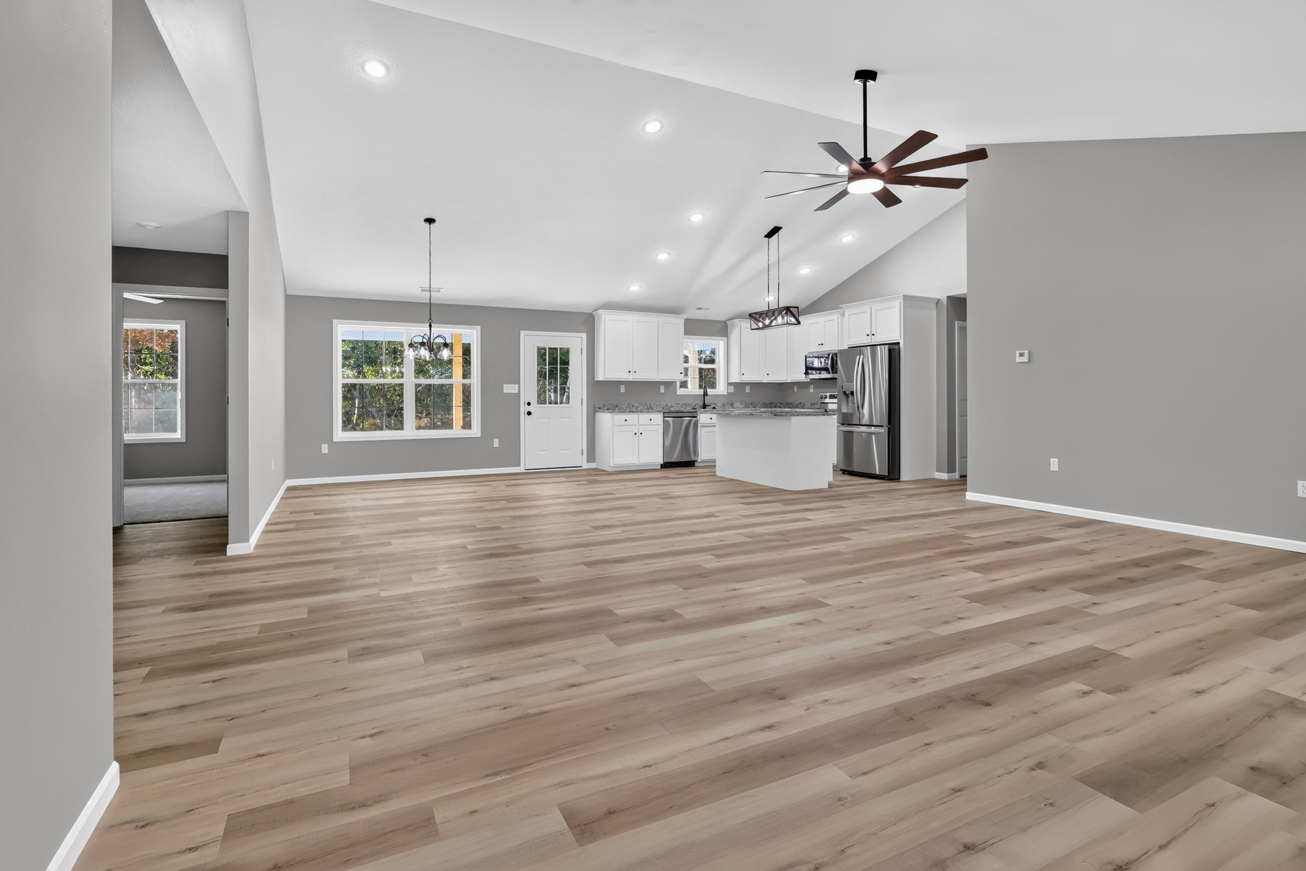 1100 Daytona Drive Property Photo 6