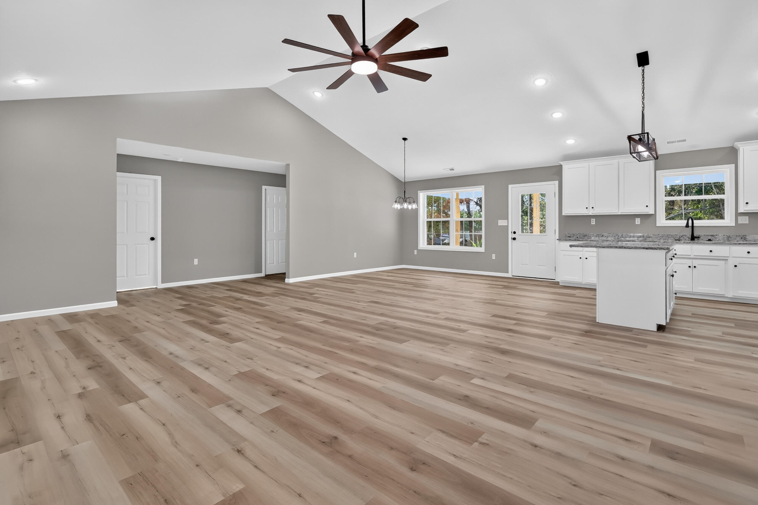 1100 Daytona Drive Property Photo 7