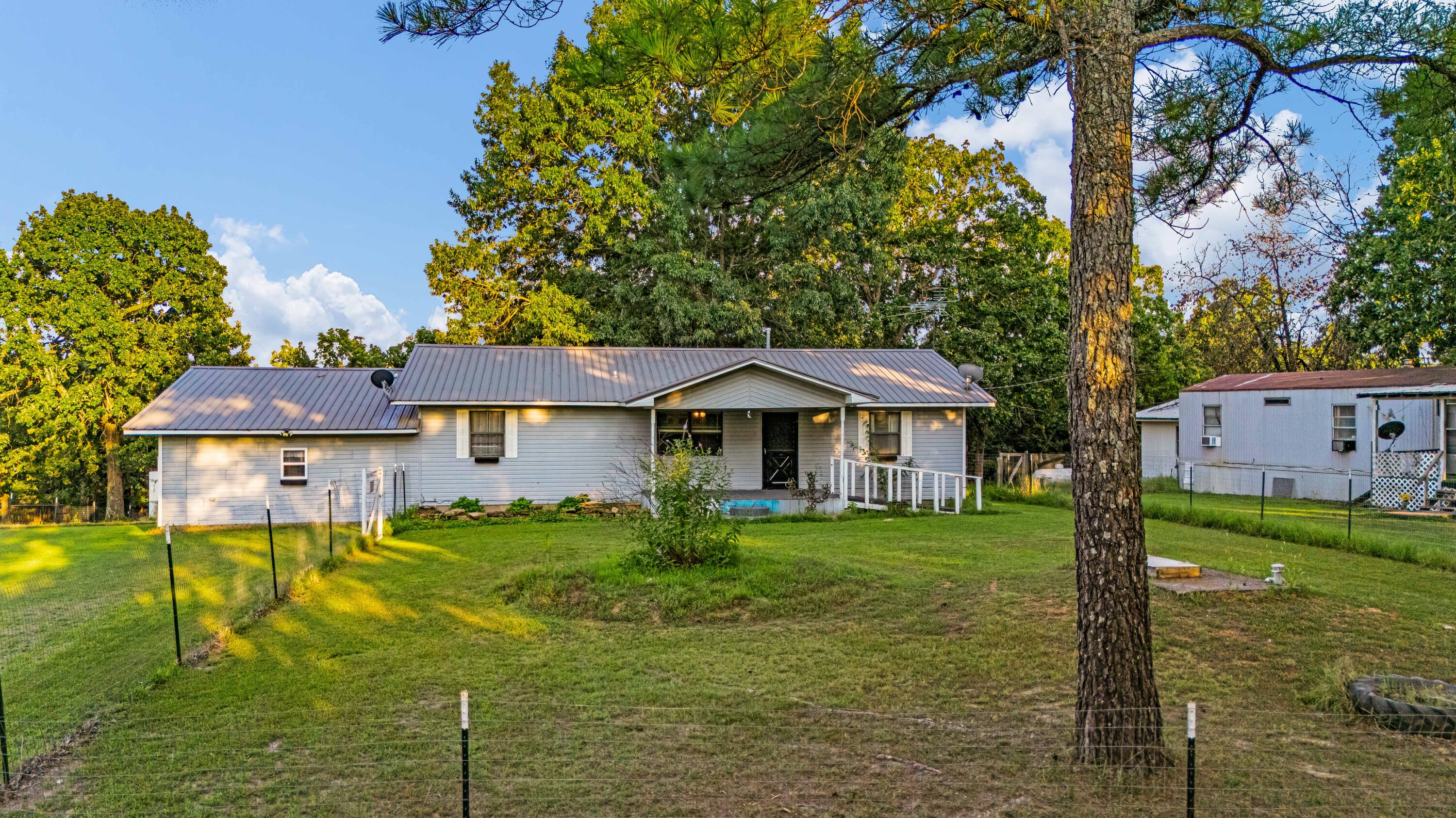 17883 County Road 522 Property Photo 1