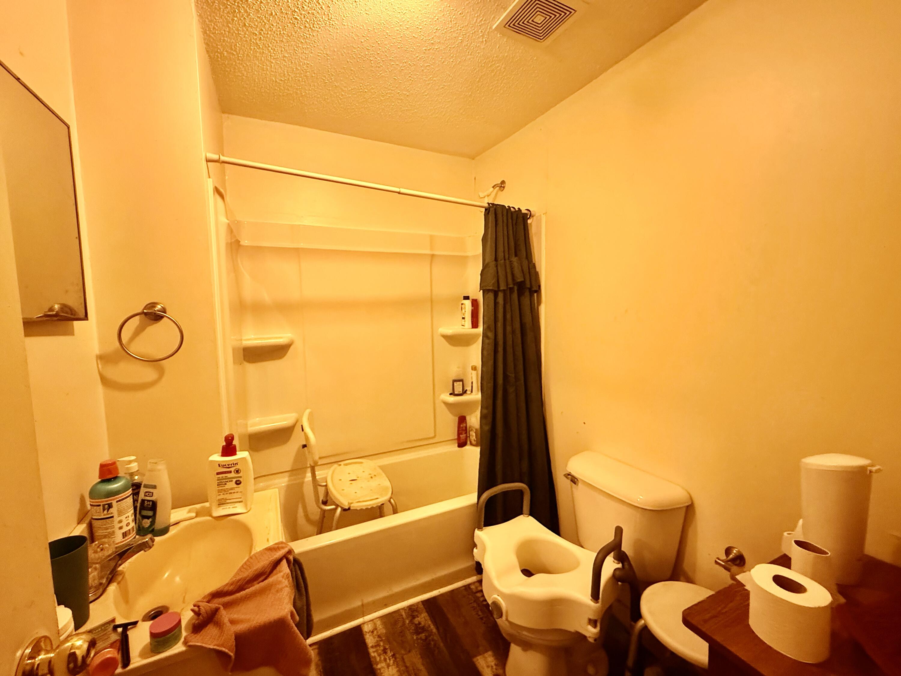 205 South Lake Street Property Photo 7