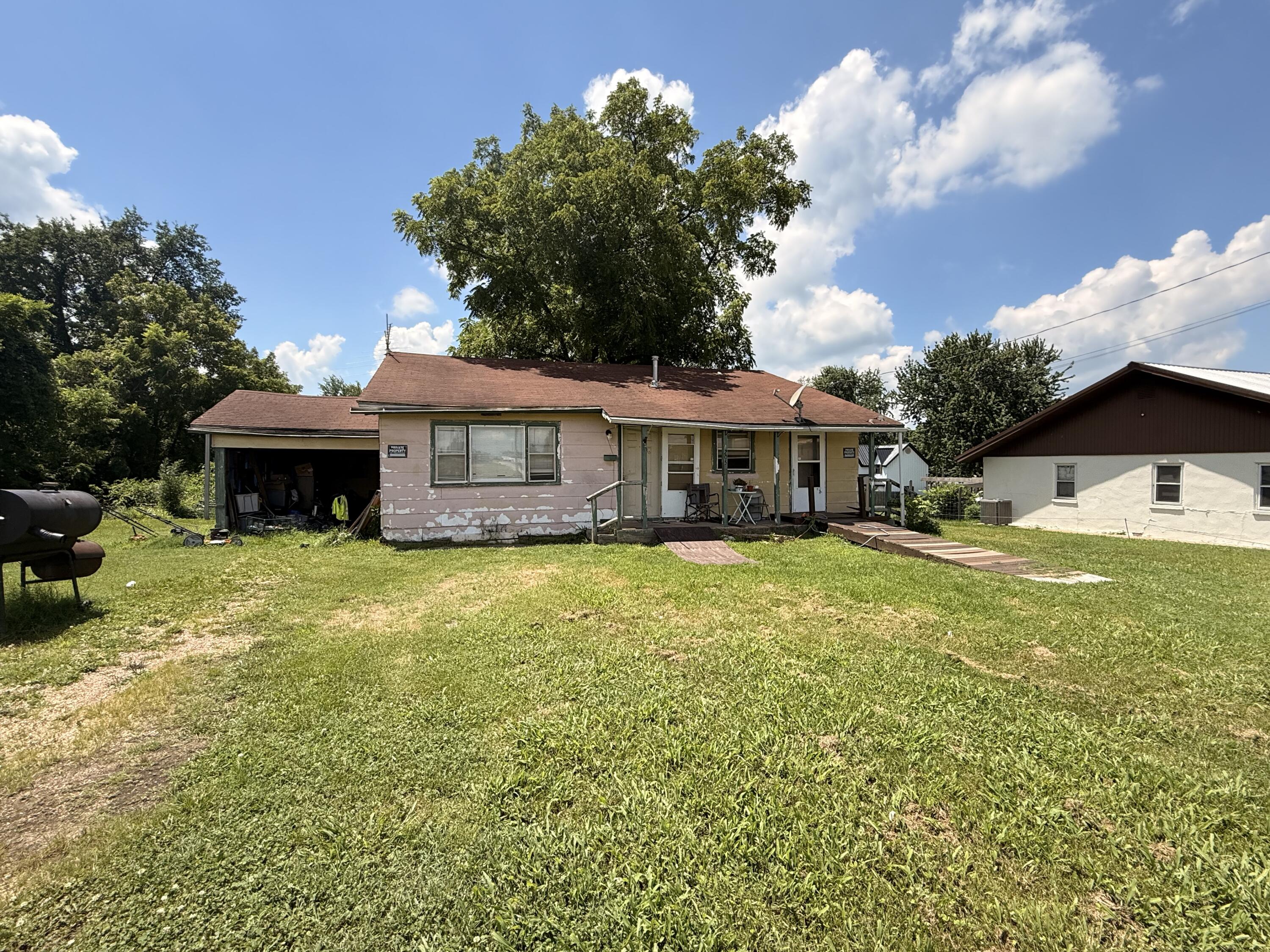 205 South Lake Street Property Photo 8