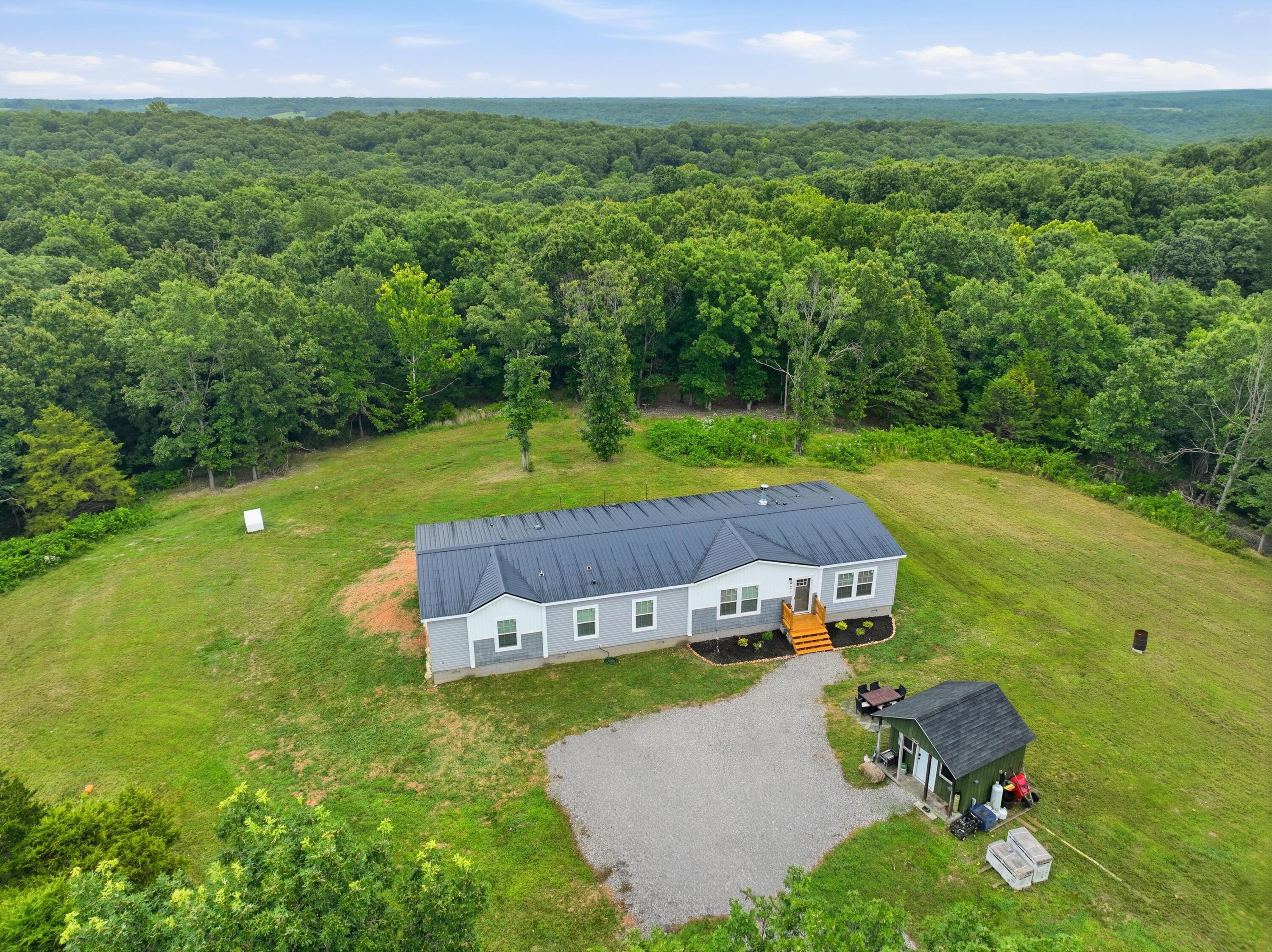 1270 Plainview Road Property Photo 3