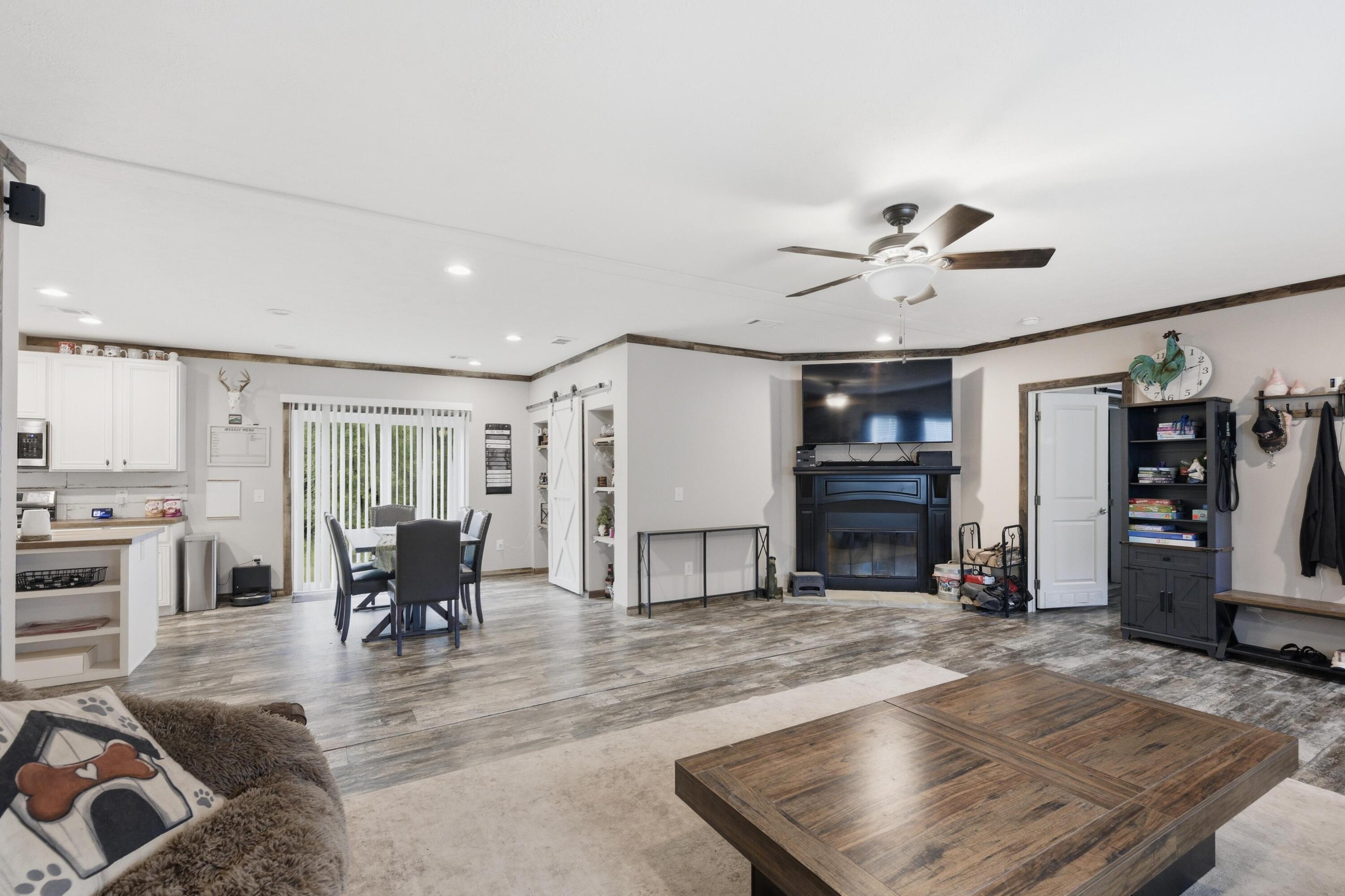1270 Plainview Road Property Photo 10