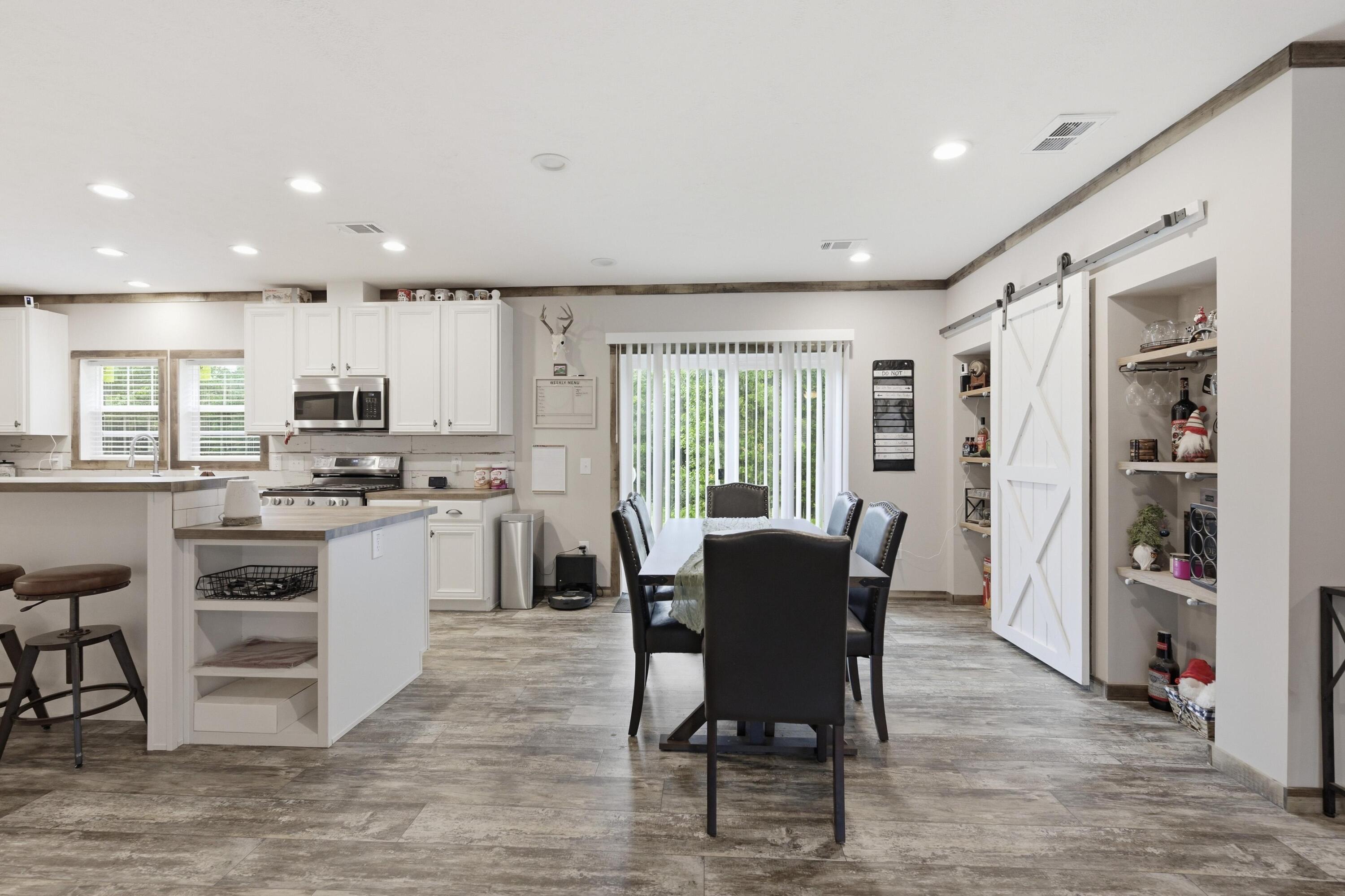 1270 Plainview Road Property Photo 11