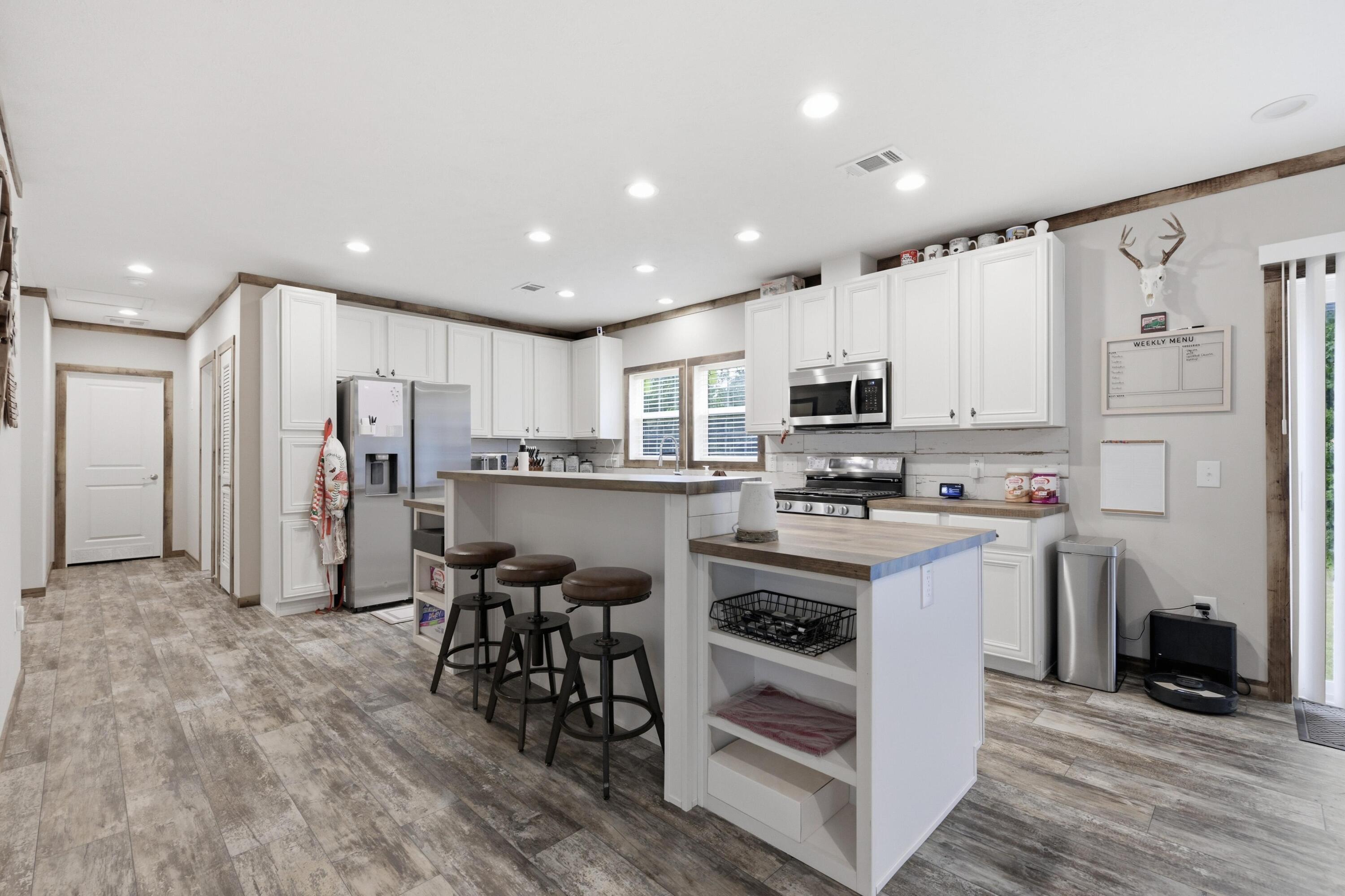1270 Plainview Road Property Photo 15