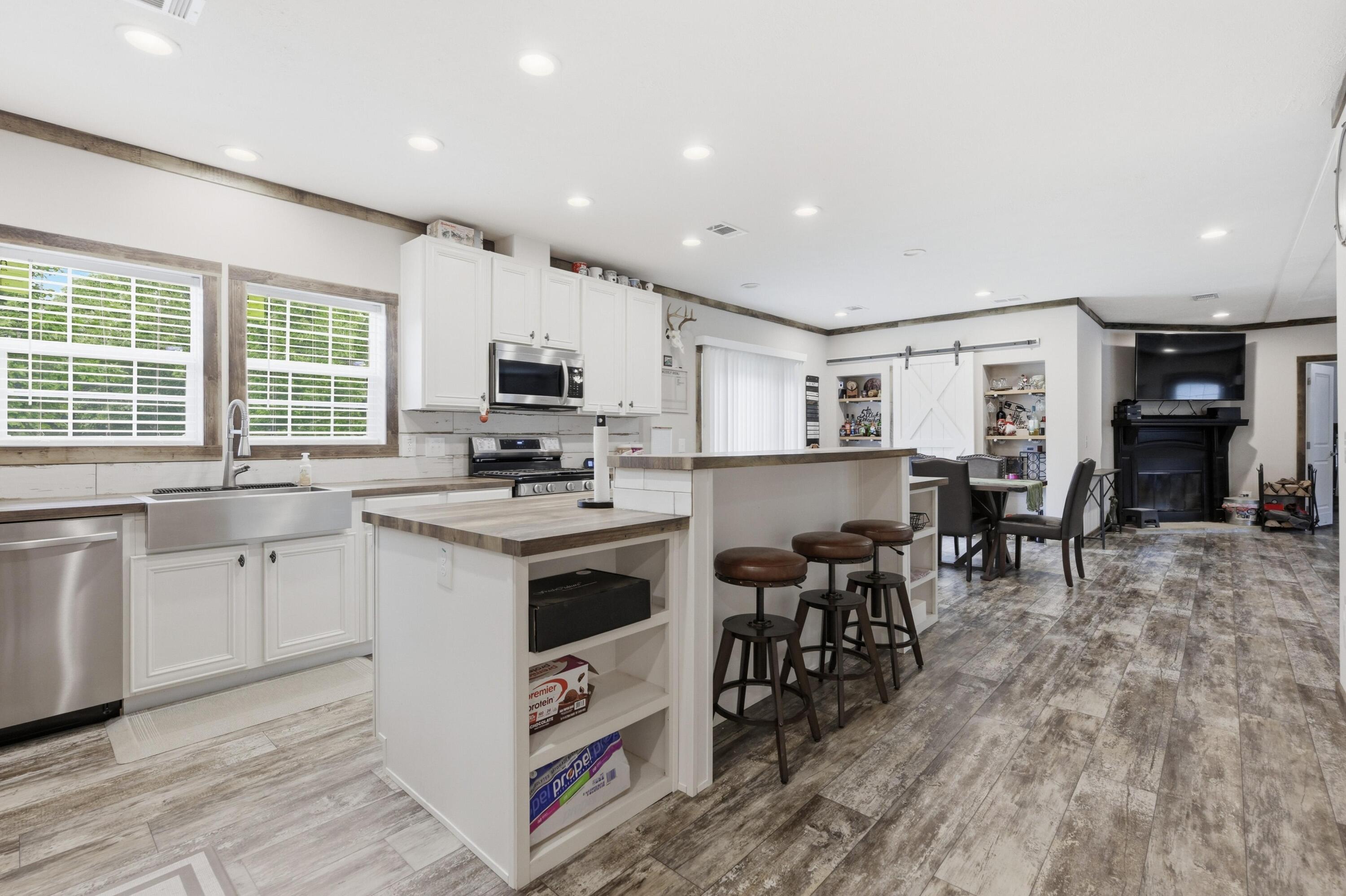 1270 Plainview Road Property Photo 16