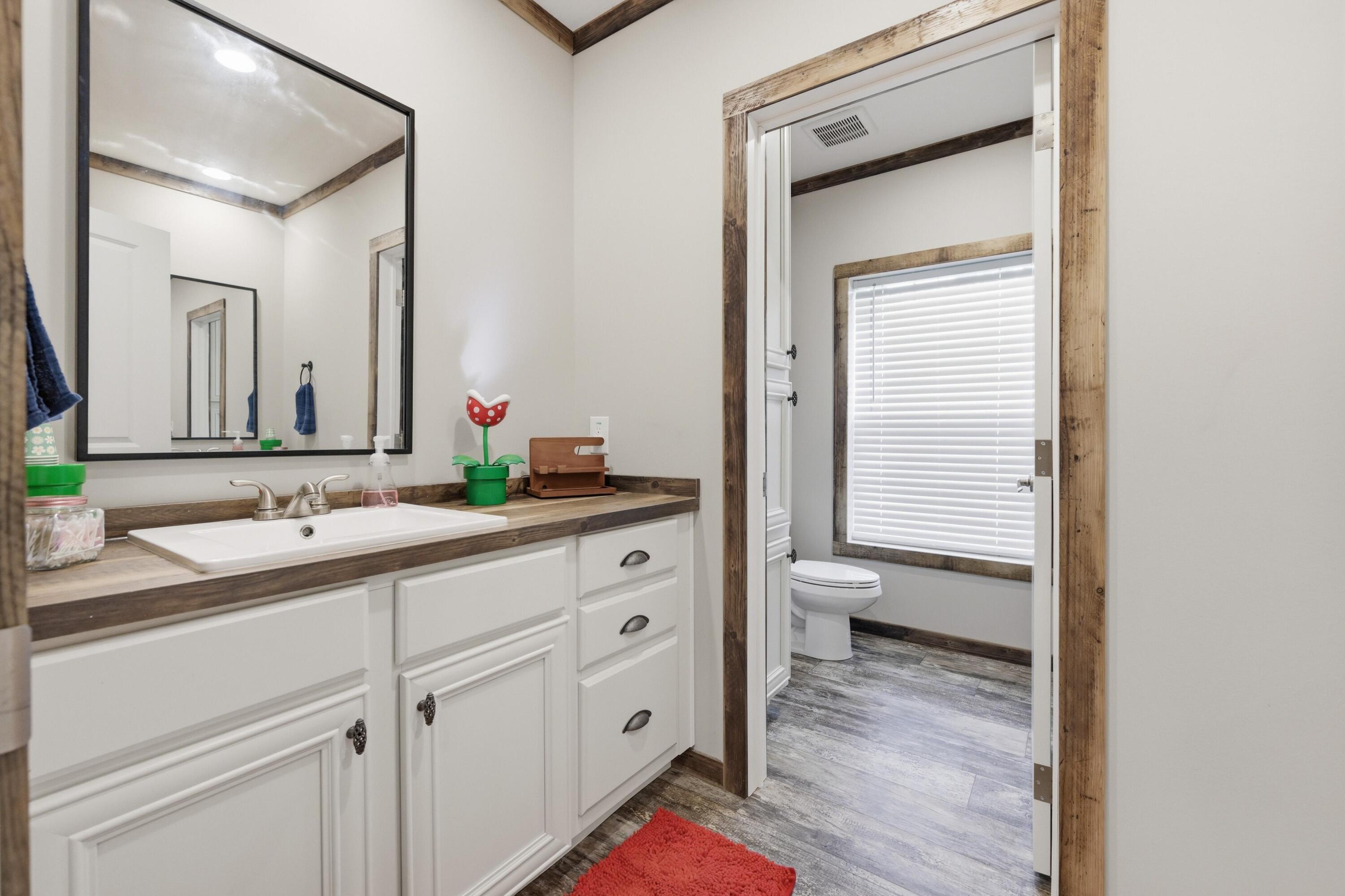 1270 Plainview Road Property Photo 18