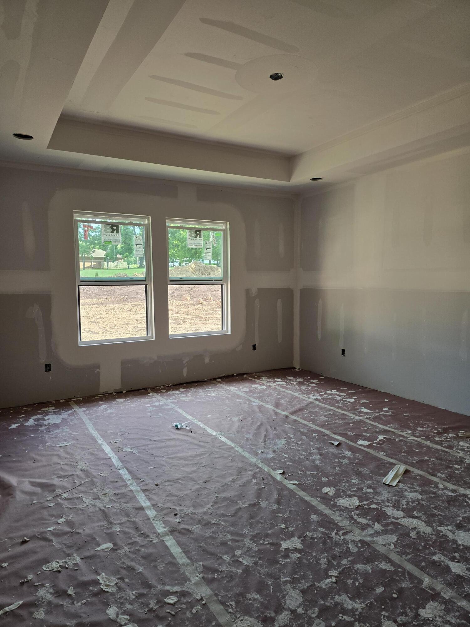 302 West Linn Street Property Photo 17