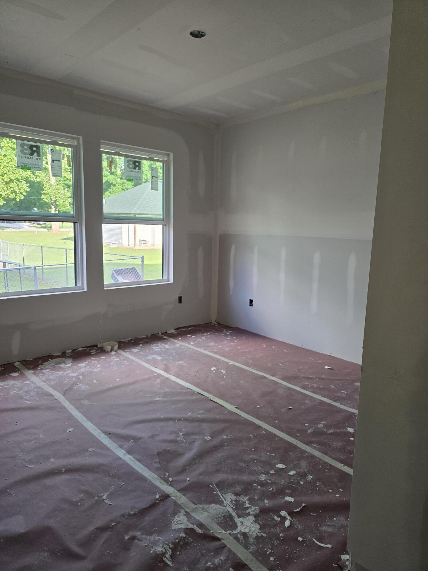 302 West Linn Street Property Photo 20