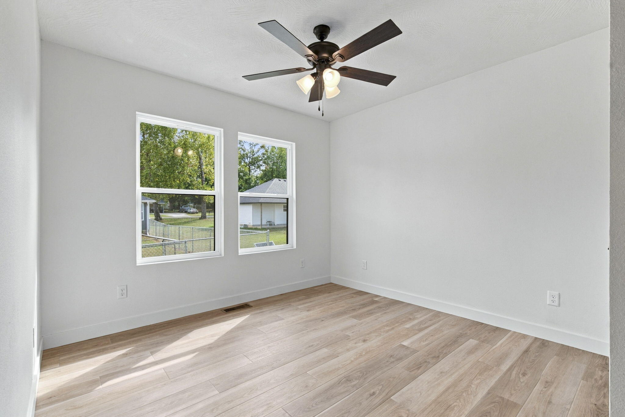 302 West Linn Street Property Photo 21