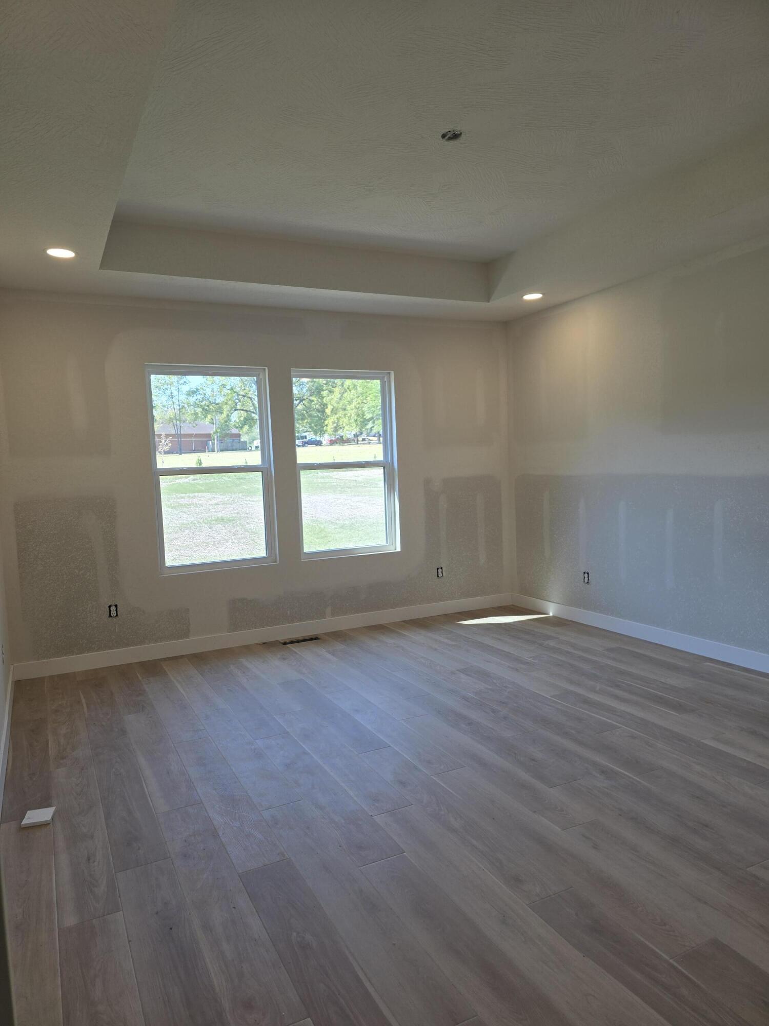 302 West Linn Street Property Photo 27