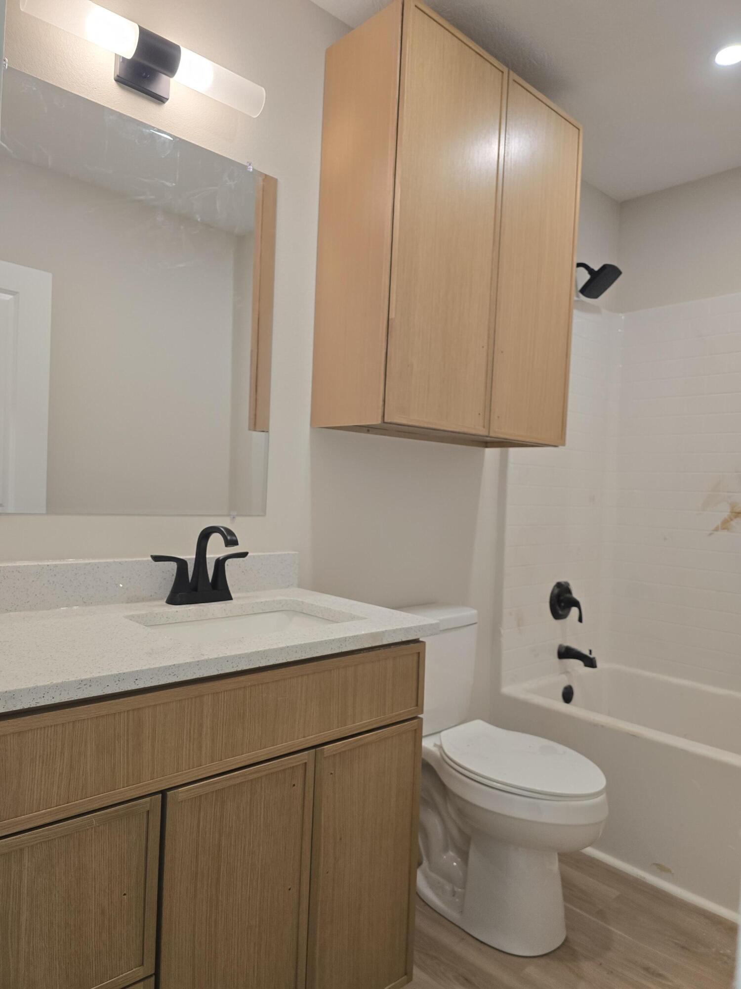 304 West Linn Street Property Photo 18
