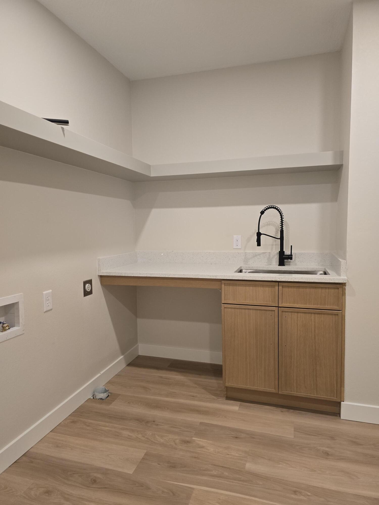 304 West Linn Street Property Photo 19
