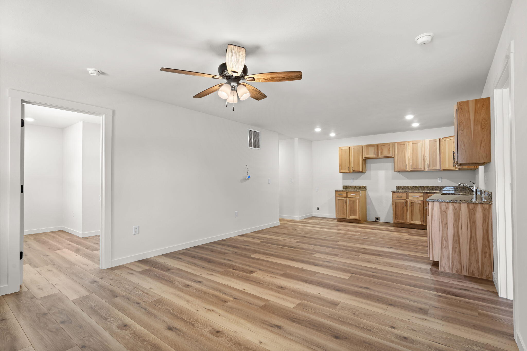 308 Hawthorne Street Property Photo 8
