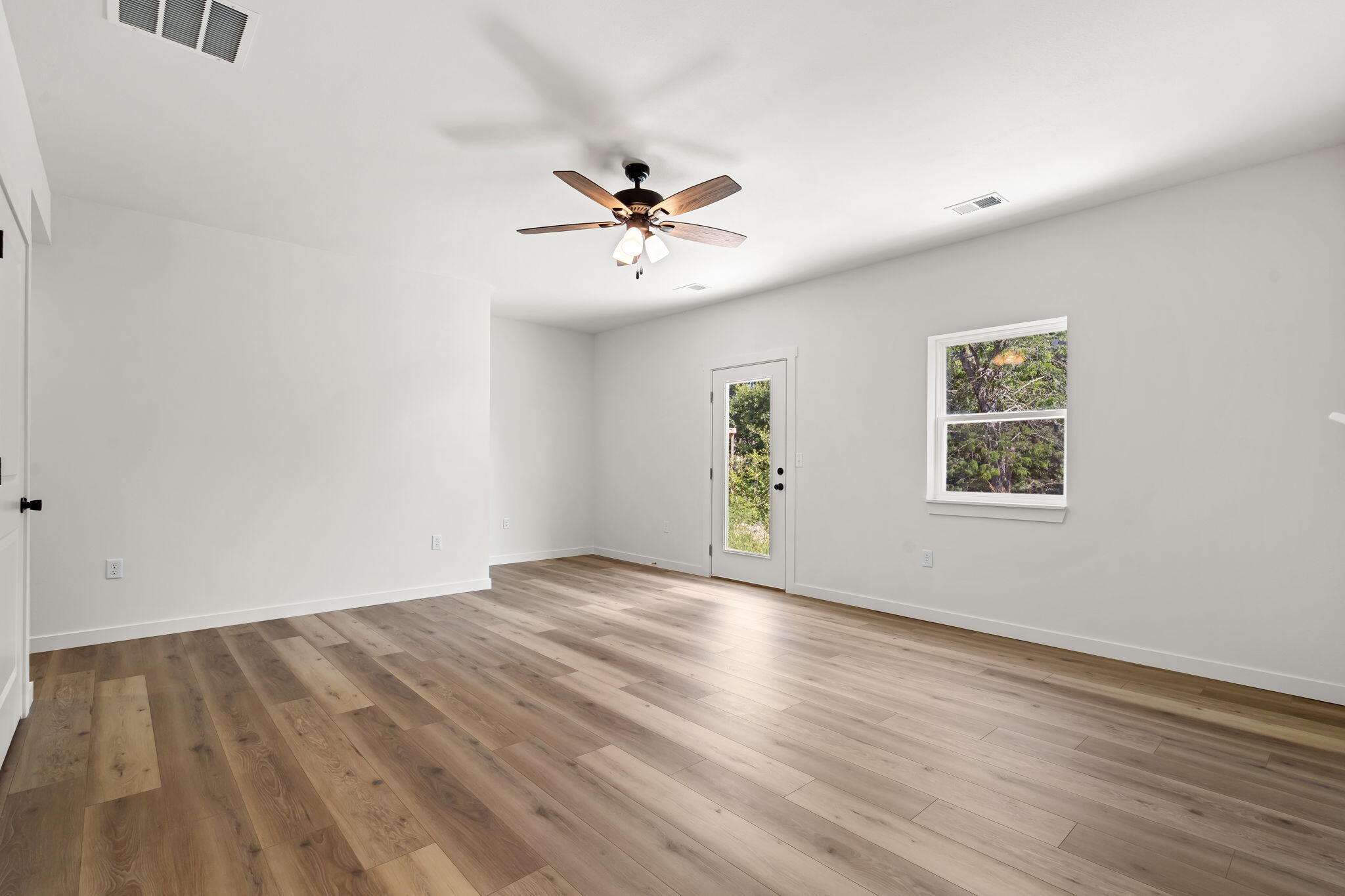 308 Hawthorne Street Property Photo 28