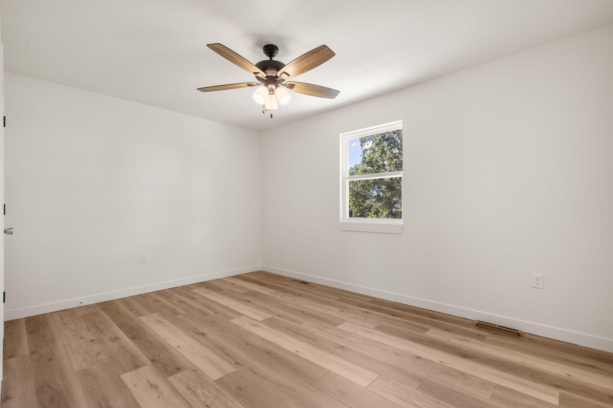 318 Hawthorne Street Property Photo 19
