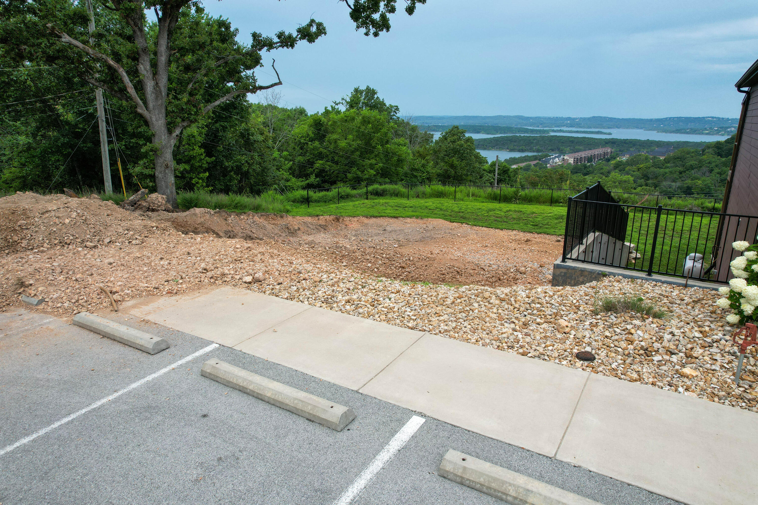 160 Chateau Ridge Trail Property Photo 3