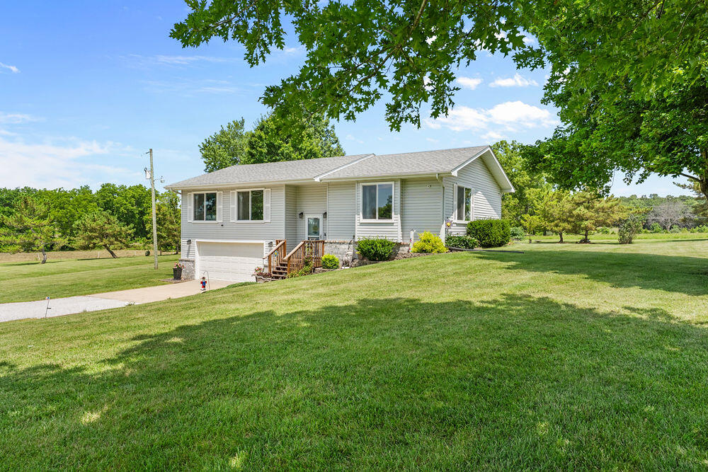 8471 East Farm Road 194 Property Photo 6