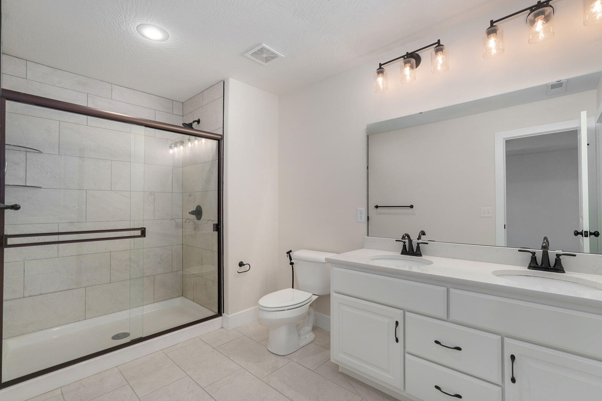6033 South Iris Lane Property Photo 22