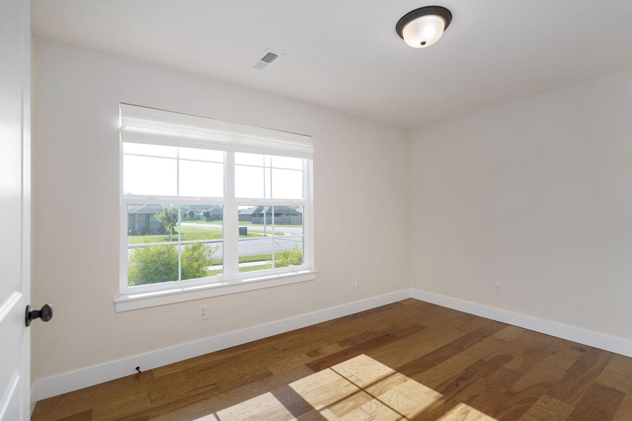 6033 South Iris Lane Property Photo 25